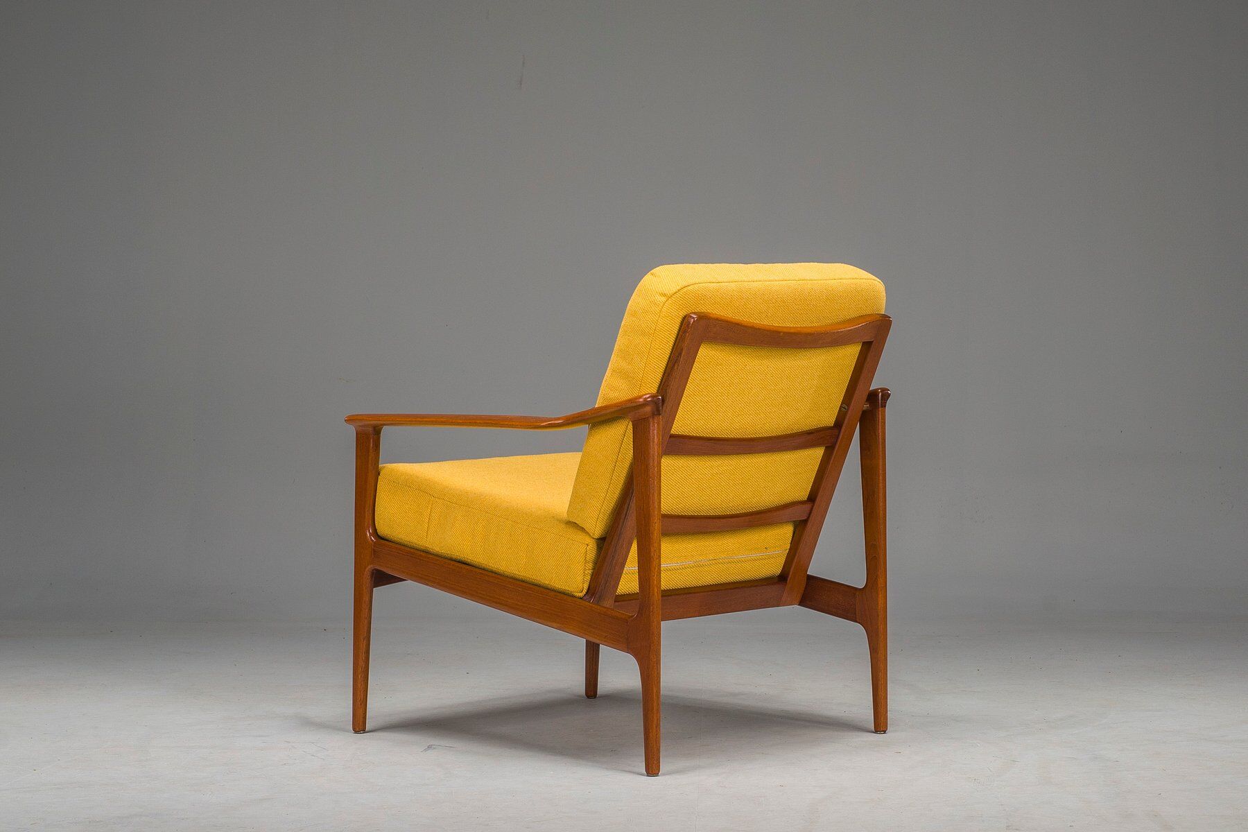 Chaise longue danoise du milieu du siècle en teck attribuée à Ib Kofod-Larsen, années 1960
