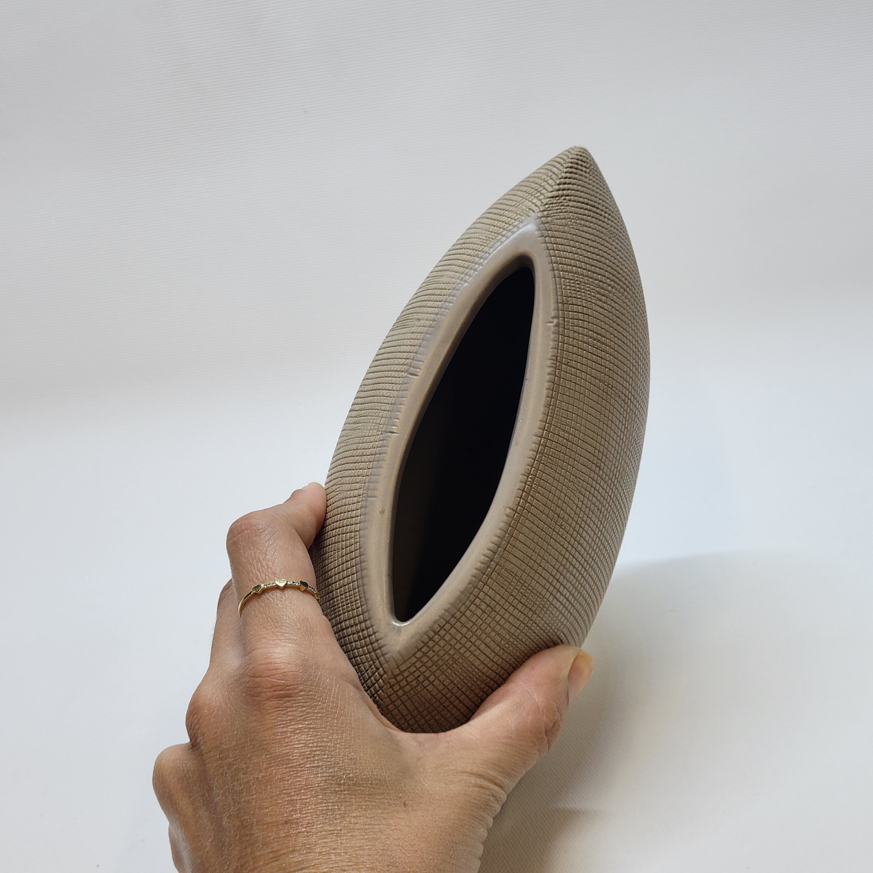 Vase lentille en céramique beige