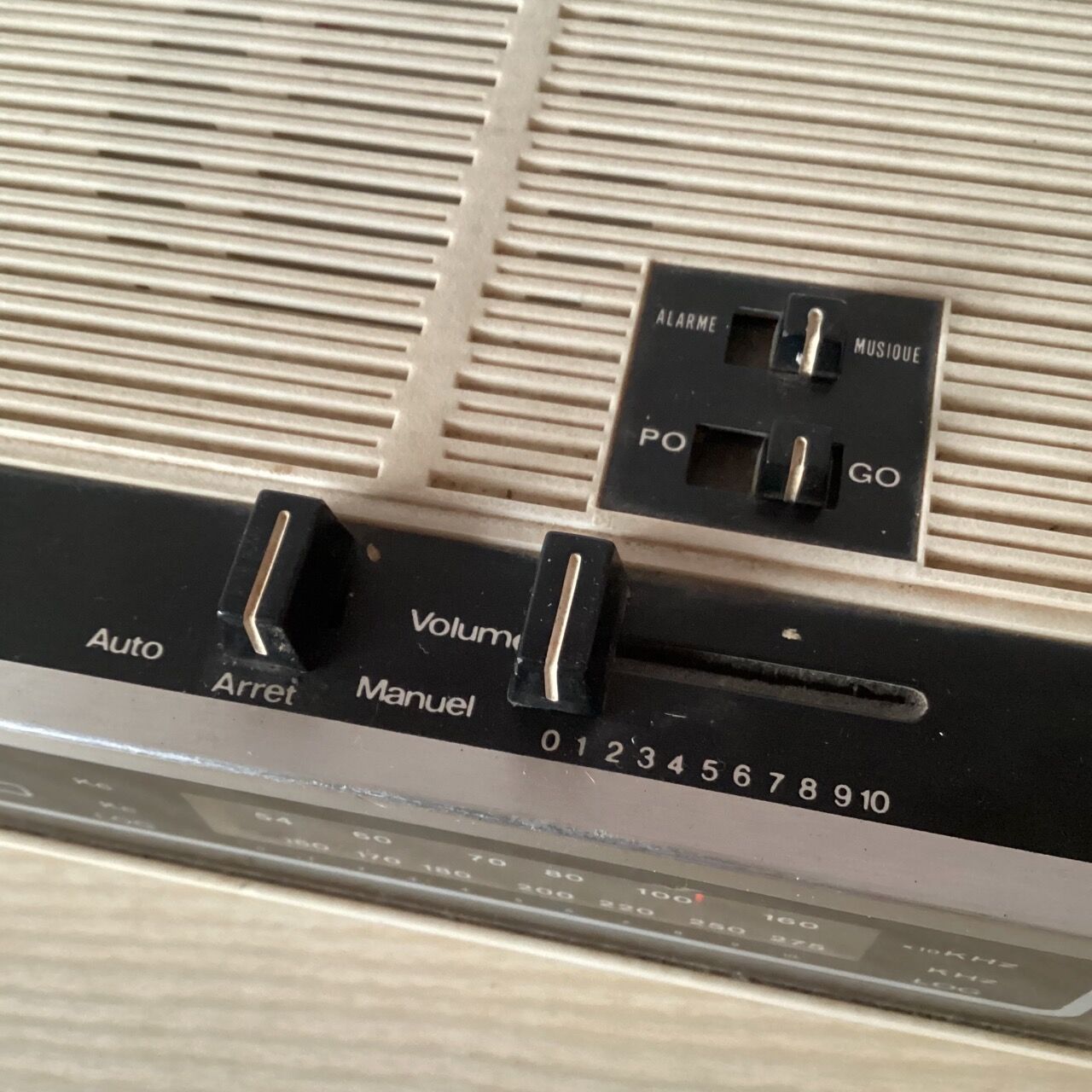 Hermès Alarm Clock Radio