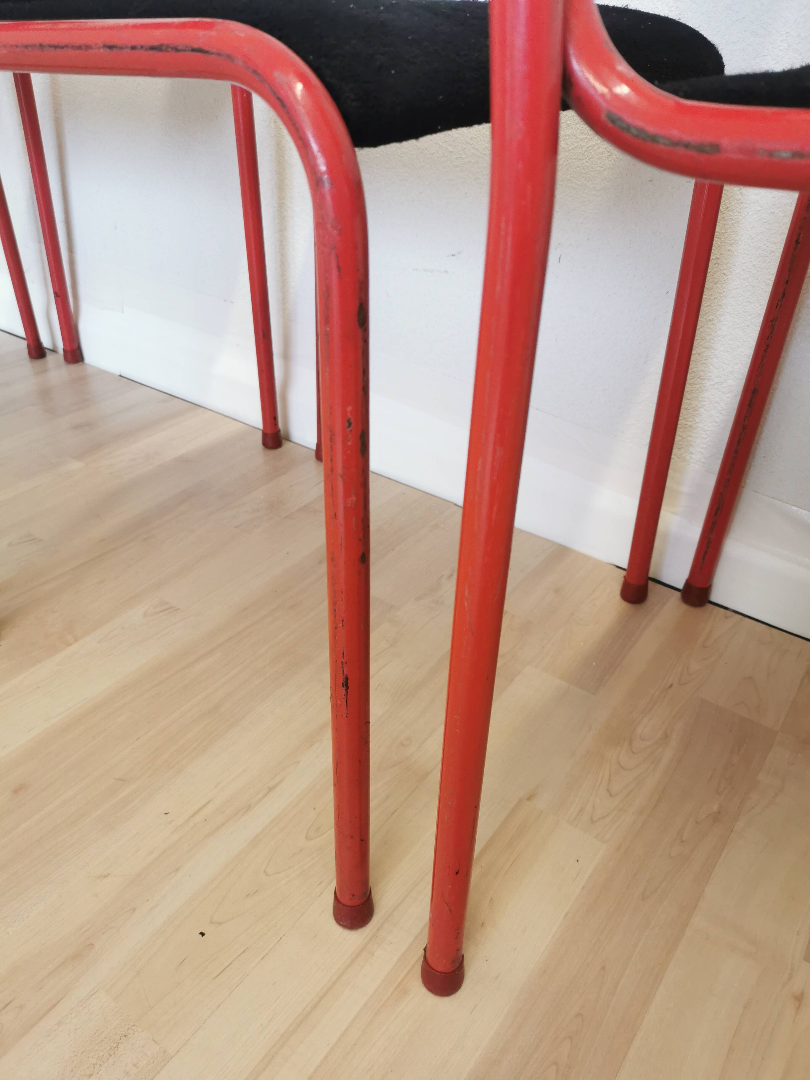 Set of 4 1970s Red & Black Metal Chair: Space Age Stackable Dining Chair