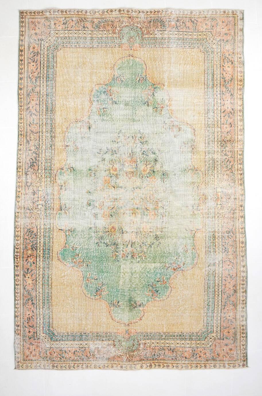 6x10 Peach Beige & Green Soft Wool Vintage Rug, 201x308Cm SK 5621