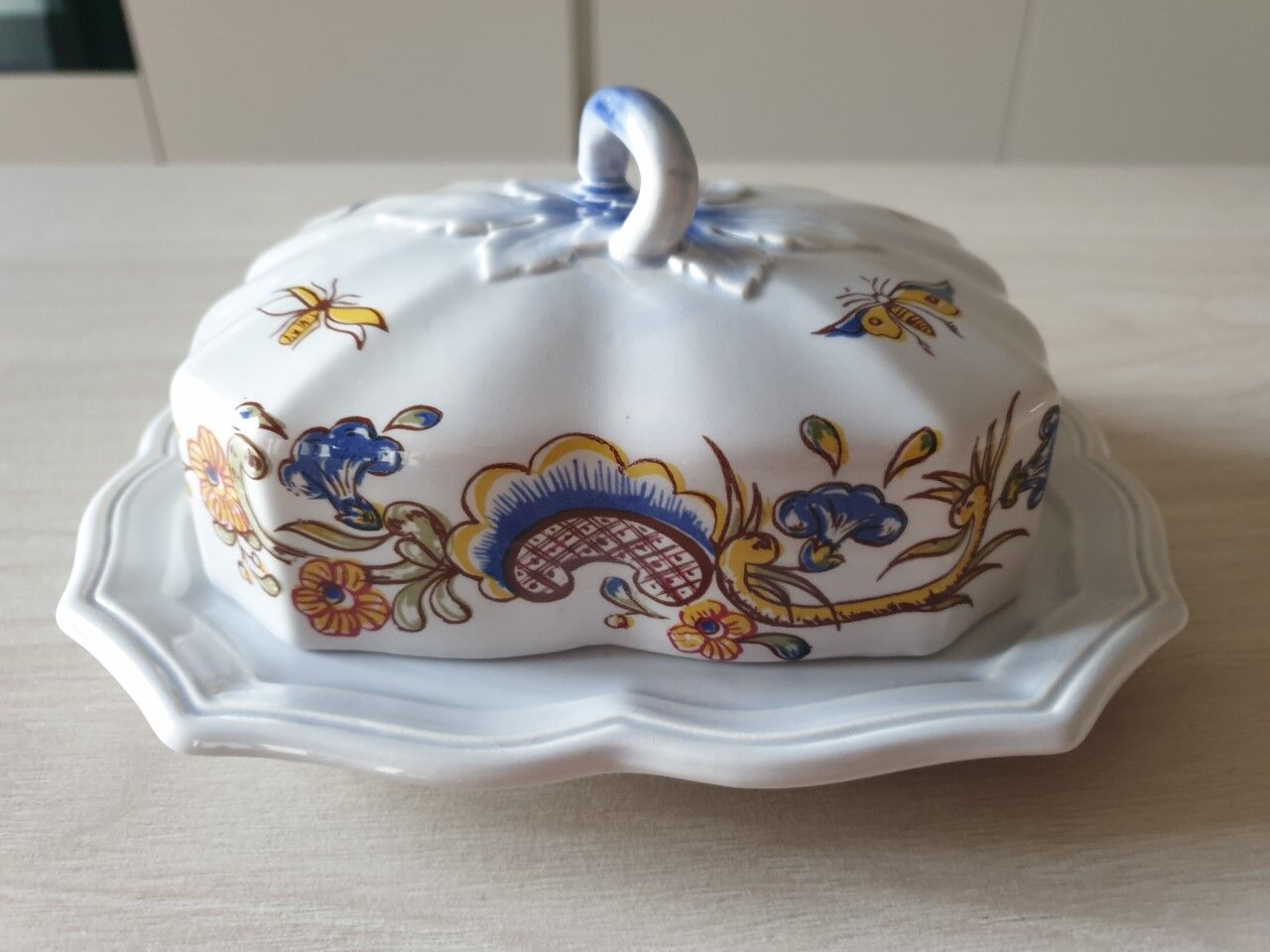 Butter dish