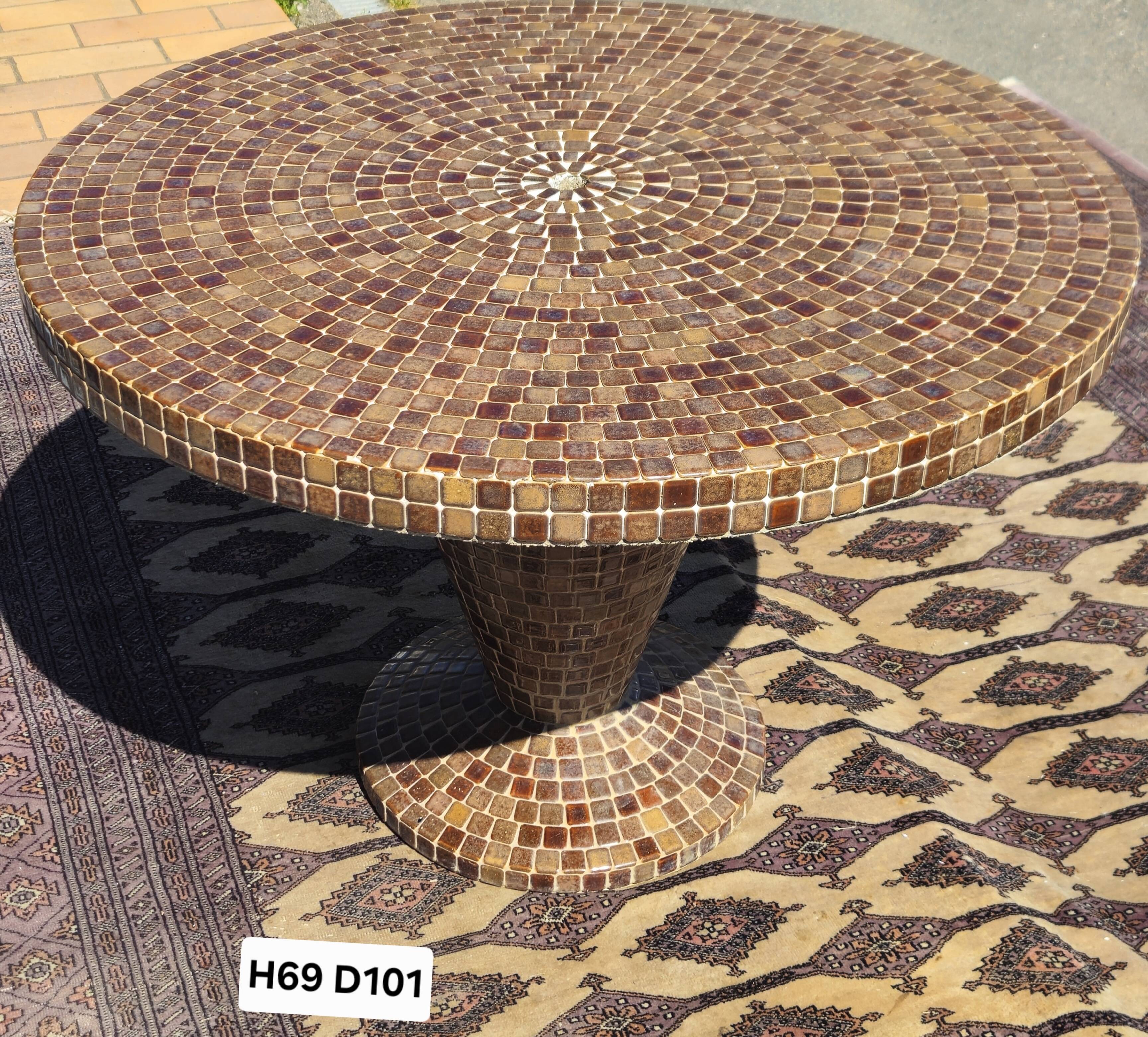 Round table in glazed ceramic mosaic – conical central base