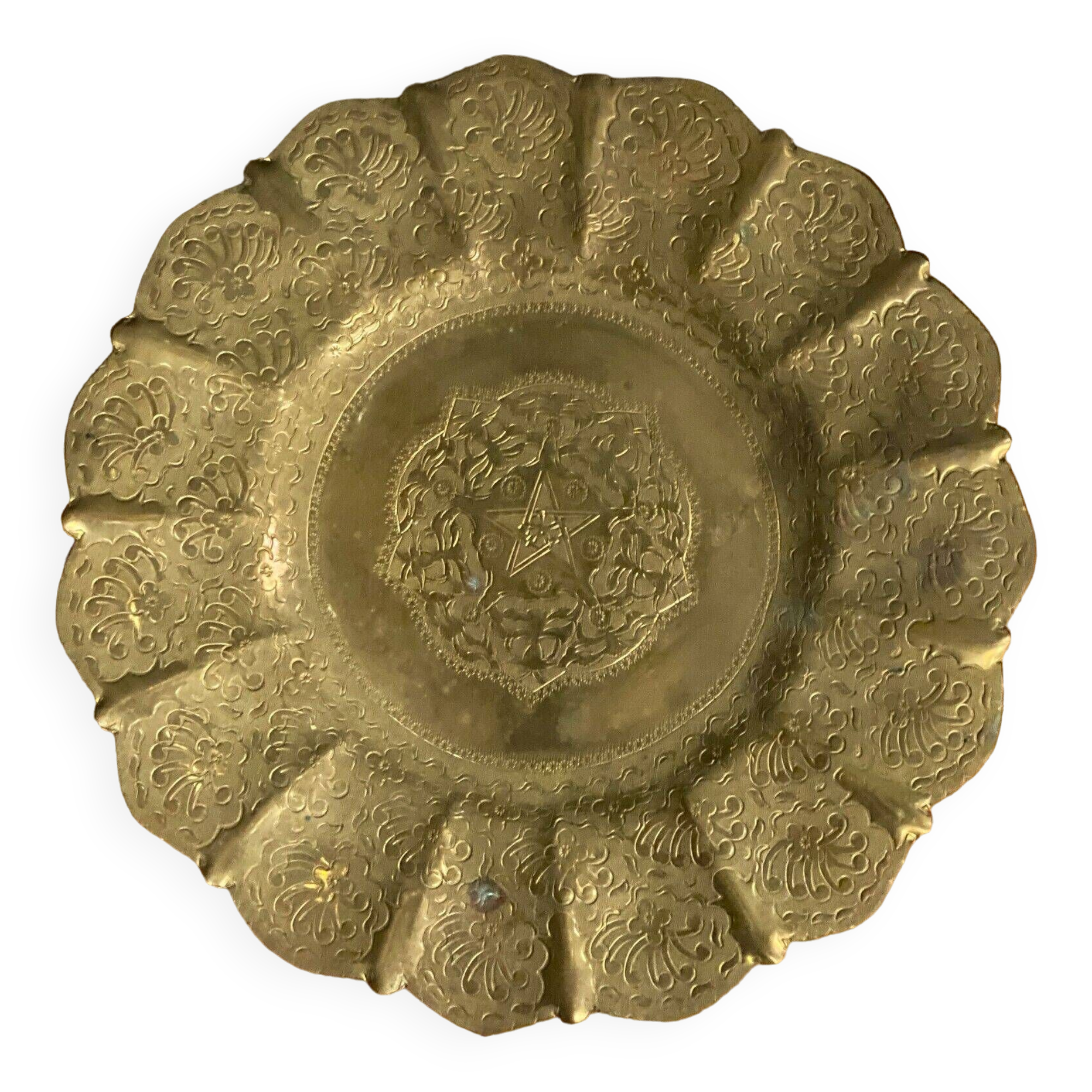 Oriental tea tray in copper or brass richly decorated 20th century