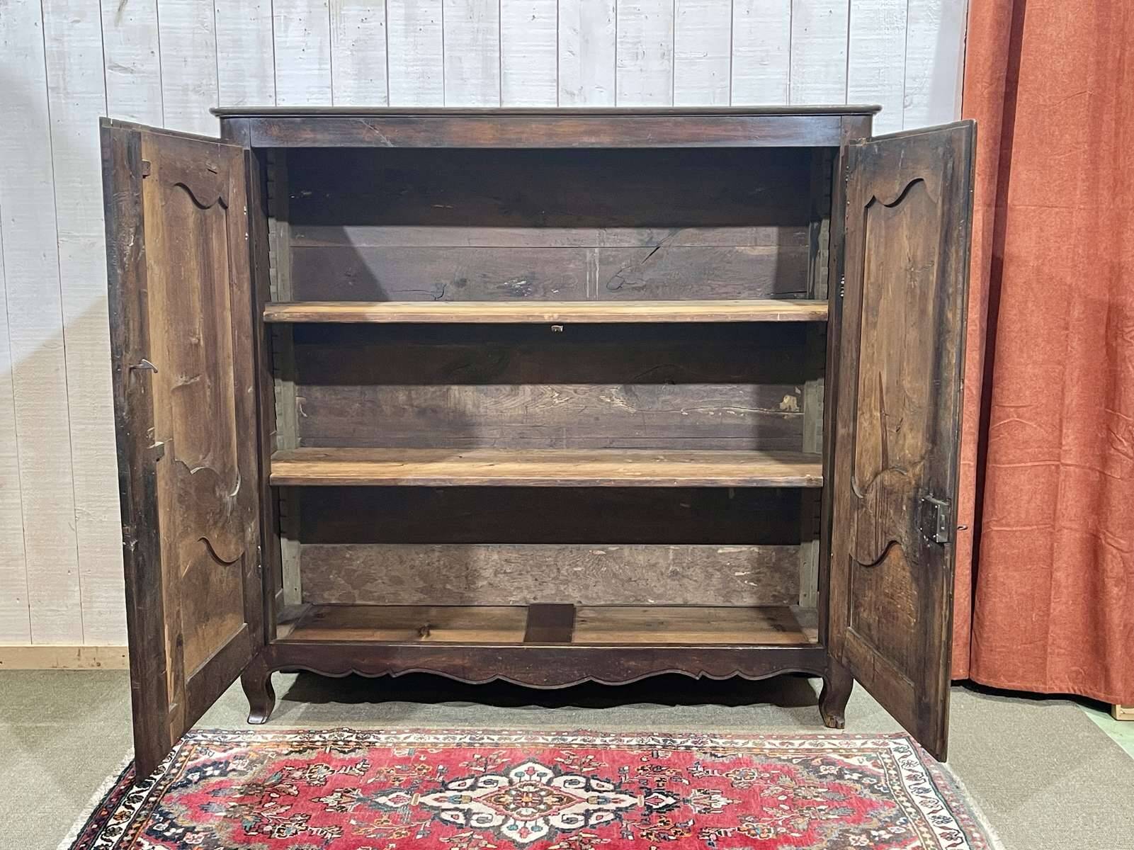 Louis XV style low cabinet in walnut, 19th century