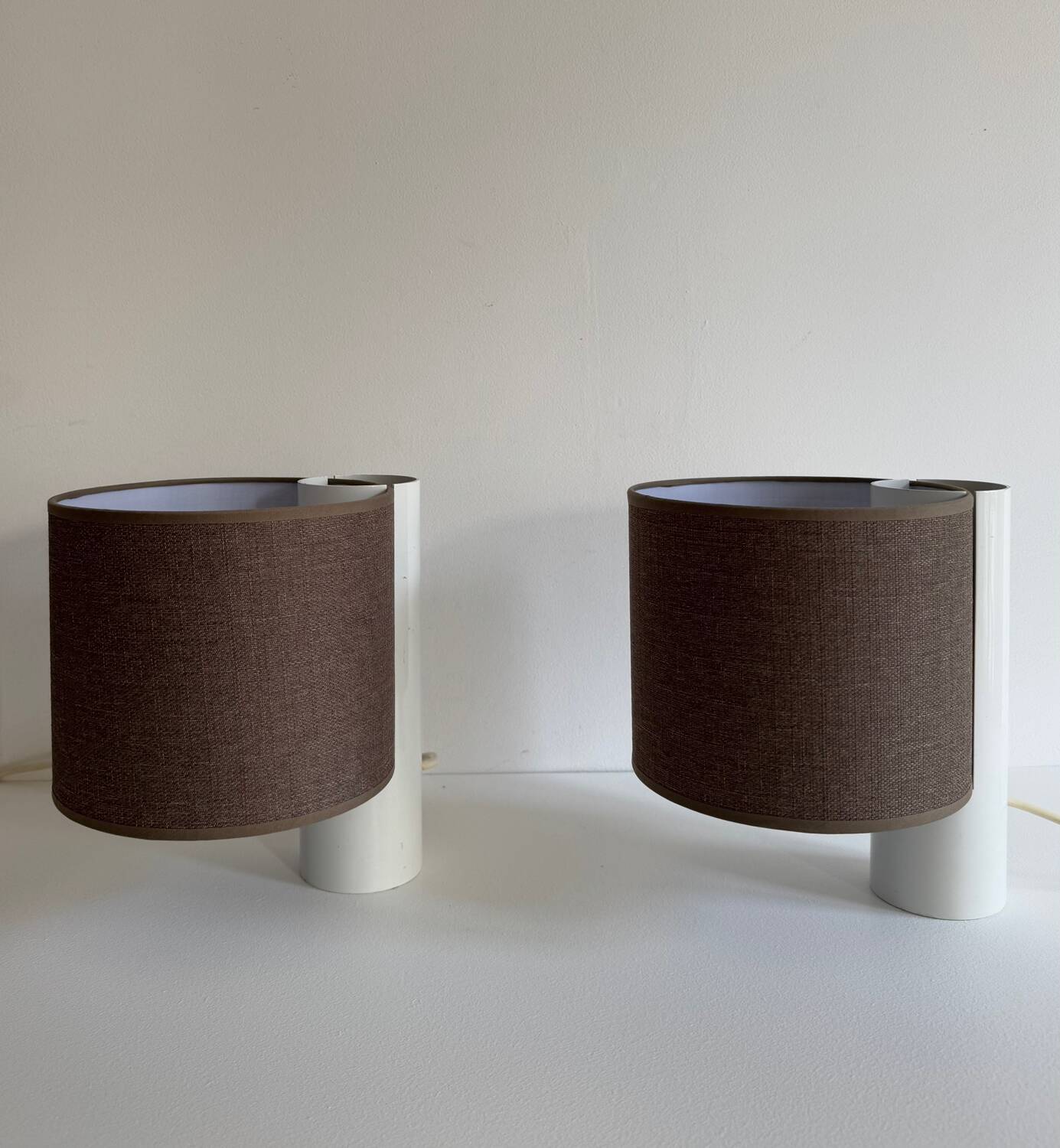 Pair of vintage table lamps, white and brown, “slim” by Gramigna for Quattrifolio, 1964 Italy