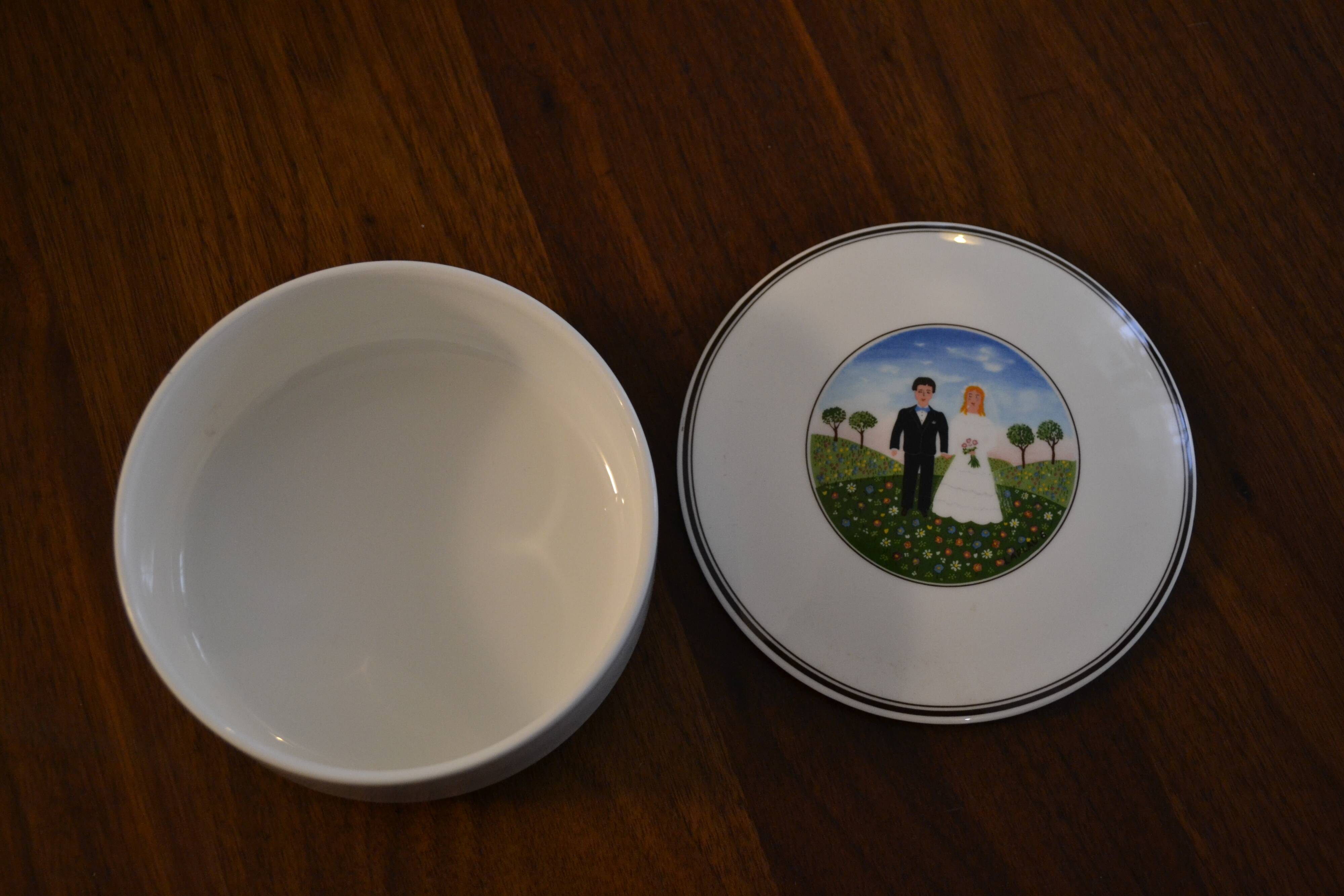 Married box, Villeroy and Boch painted by Lapau