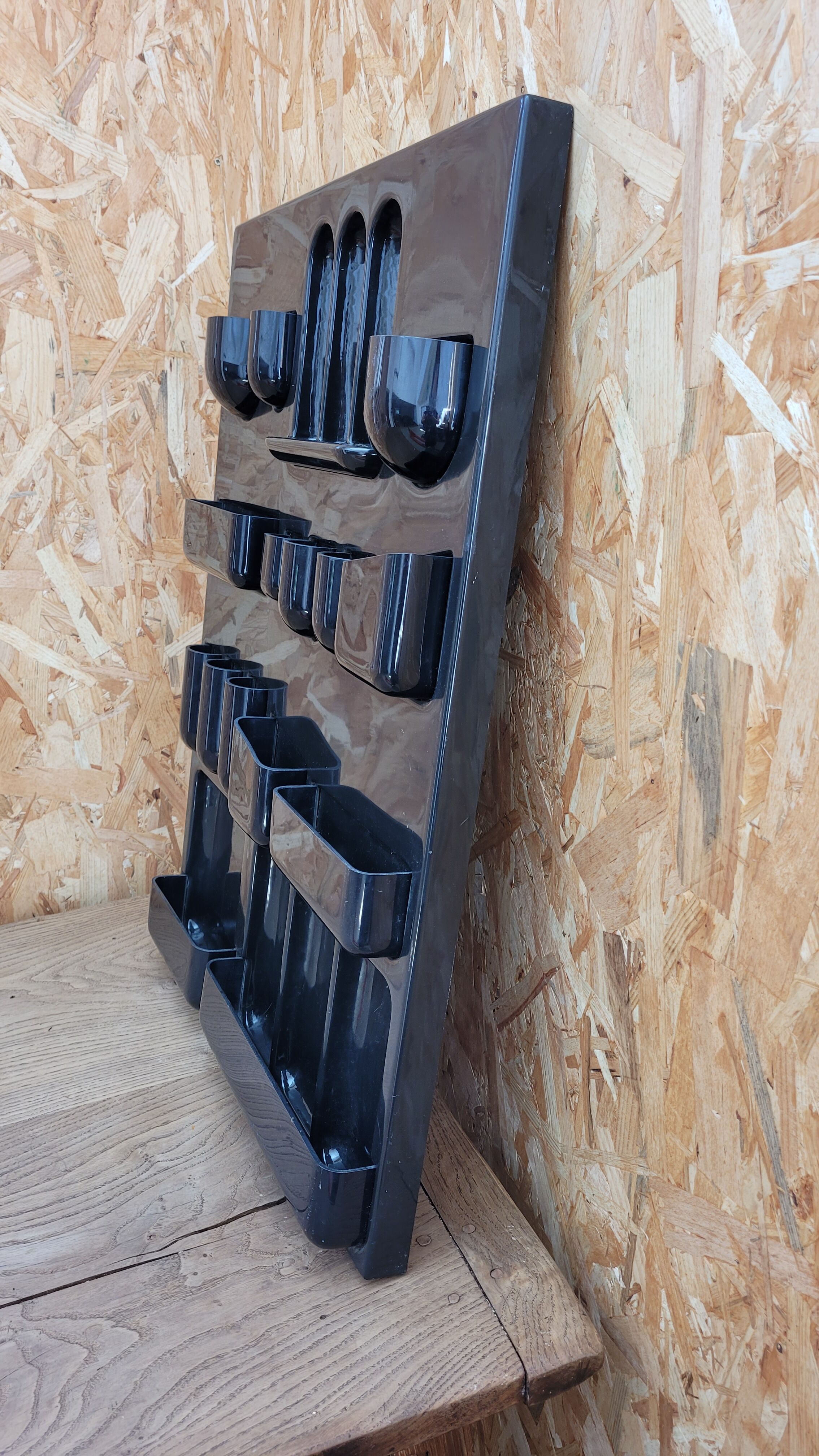 Wall organiser