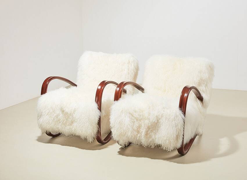 Pair of H-269 lounge chairs in Mongolian sheepskin, Jindrich Halabala, 1930s