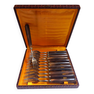 Box of 12 stainless steel cake forks, brown horn handle