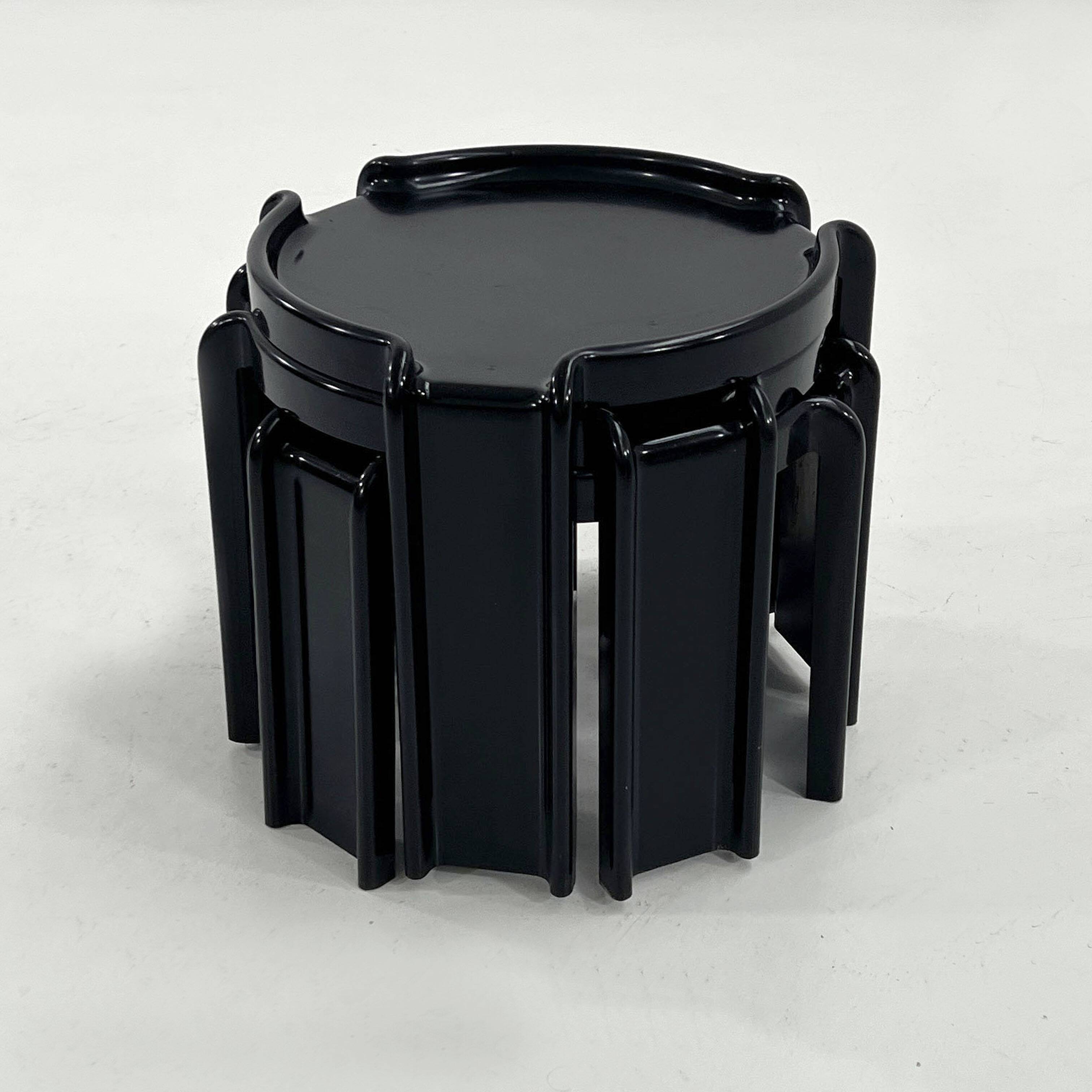 3 tables gigognes par Giotto Stoppino pour Kartell, 1970