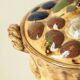 Corbeille de fruits en terre cuite, trompe-l’œil polychrome, poterie Soufflenheim