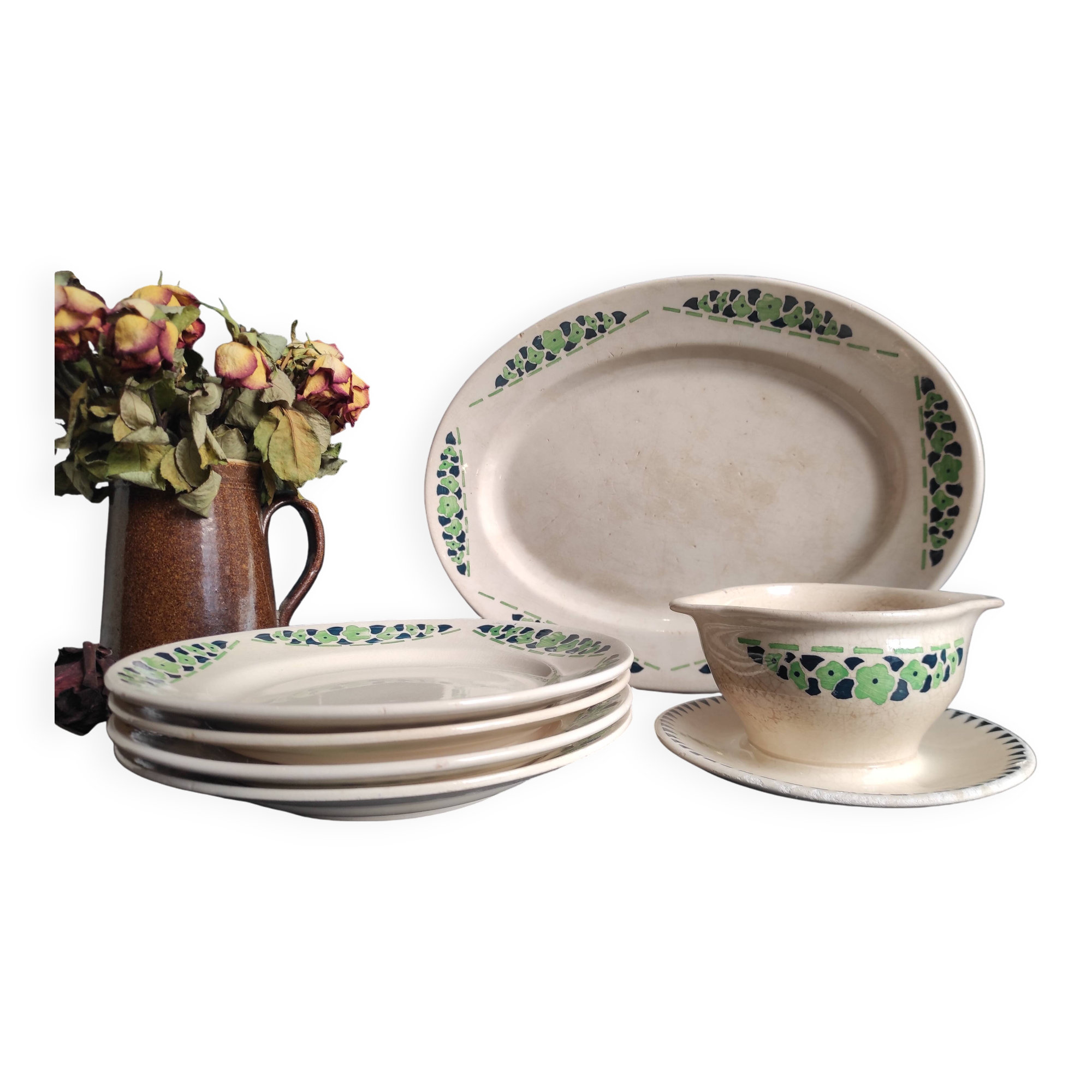 French vintage set of 4 plates, sauce boat and platter, from Longchamps, Cannes model