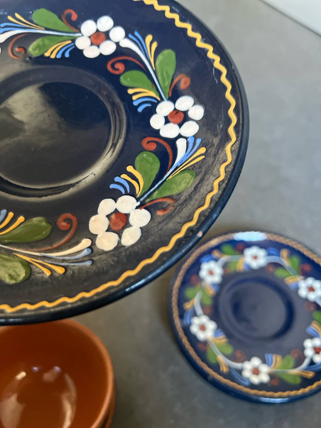 4 teacups and saucers