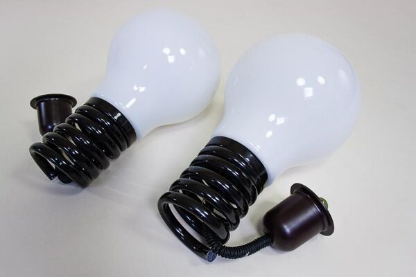 Paire de suspensions forme ampoule en verre par S.T.L. Studio pour Lamperti