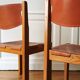 Paire de chaises orme et cuir Maison Regain