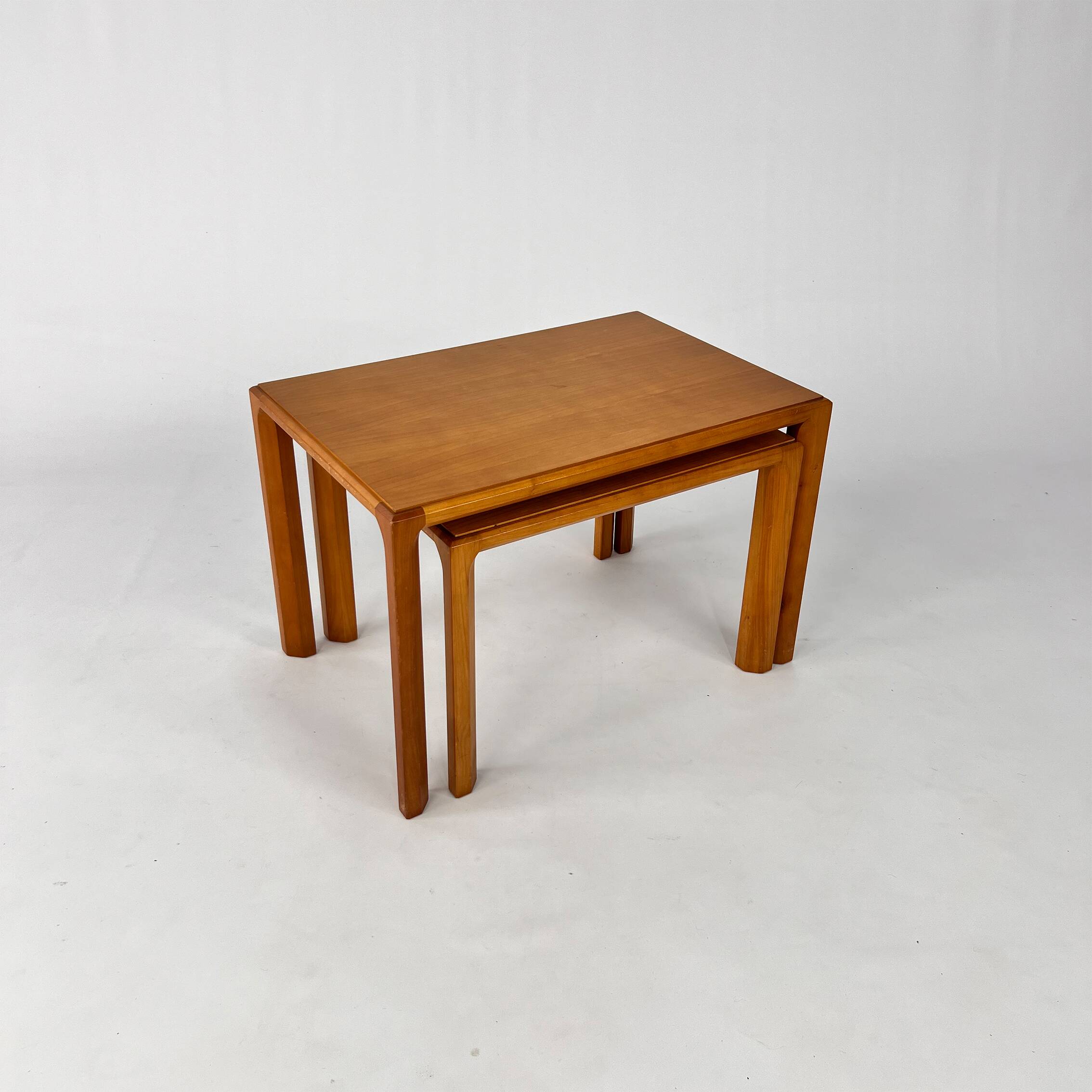 Tables d'appoint anthroposophiques en bois de cerisier, années 1970