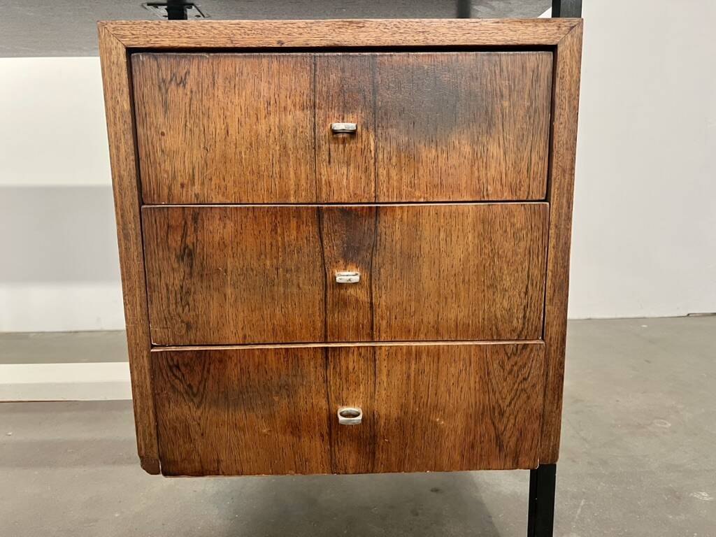Bureau en palissandre à caisson suspendu