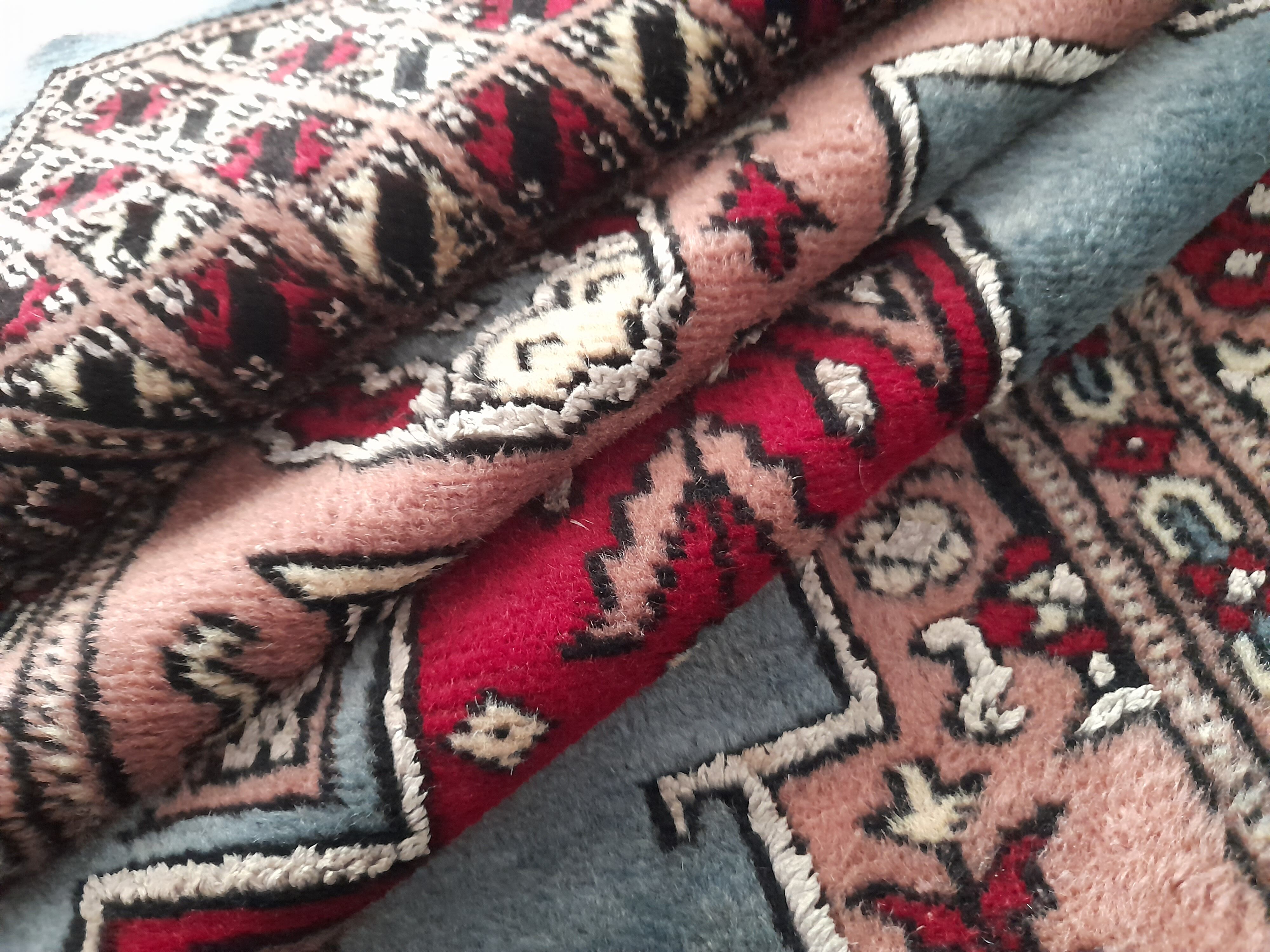 Oriental carpet 170 x 97cm