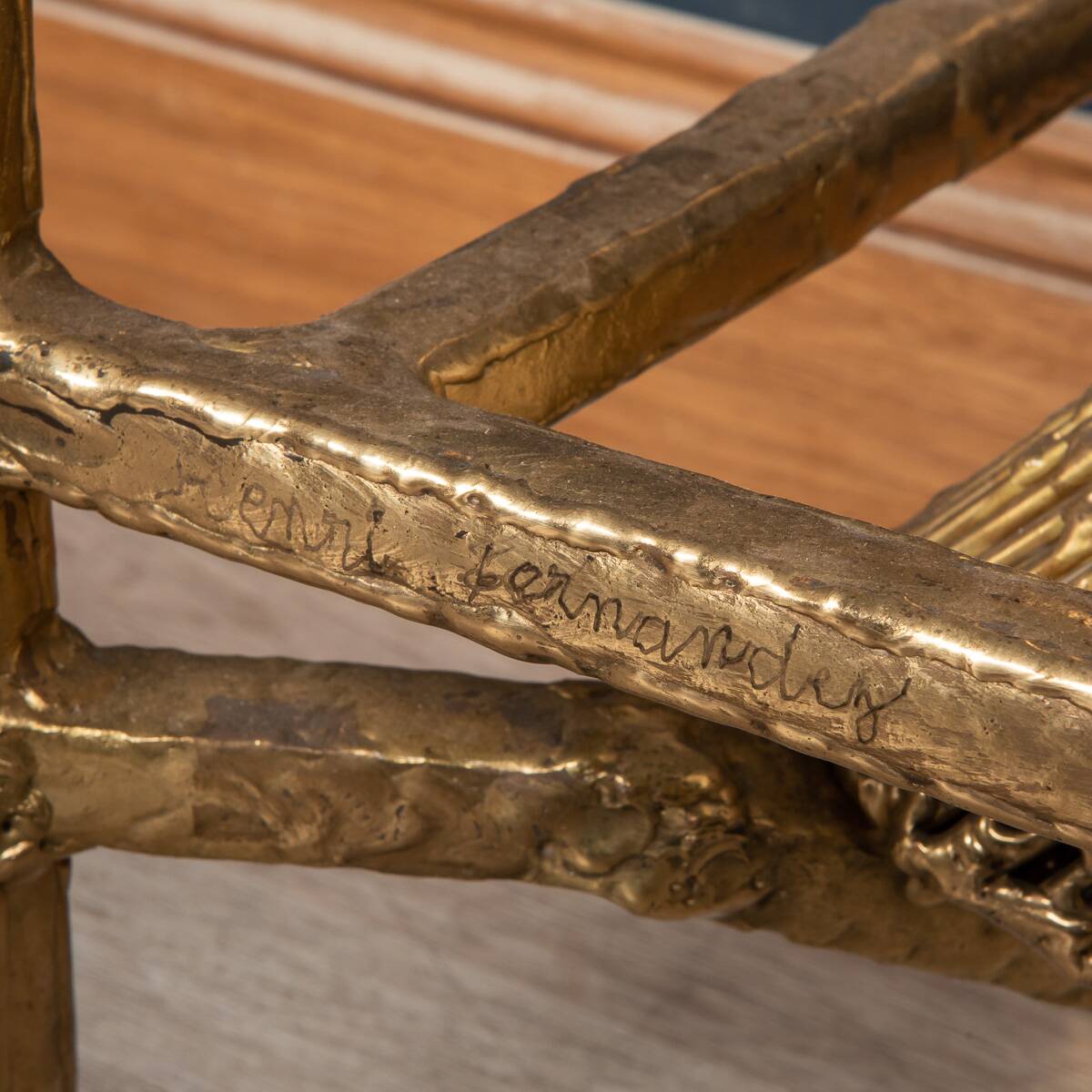 TABLE CONSOLE EN RÉSINE AVEC TUSKS FRANÇAISE INHABITUELLE DES ANNÉES 1970, HENRI FERNANDEZ c.1970