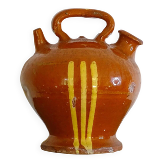 Cruche ou gargoulette ancienne en faïence française à glaçure rayée jaune