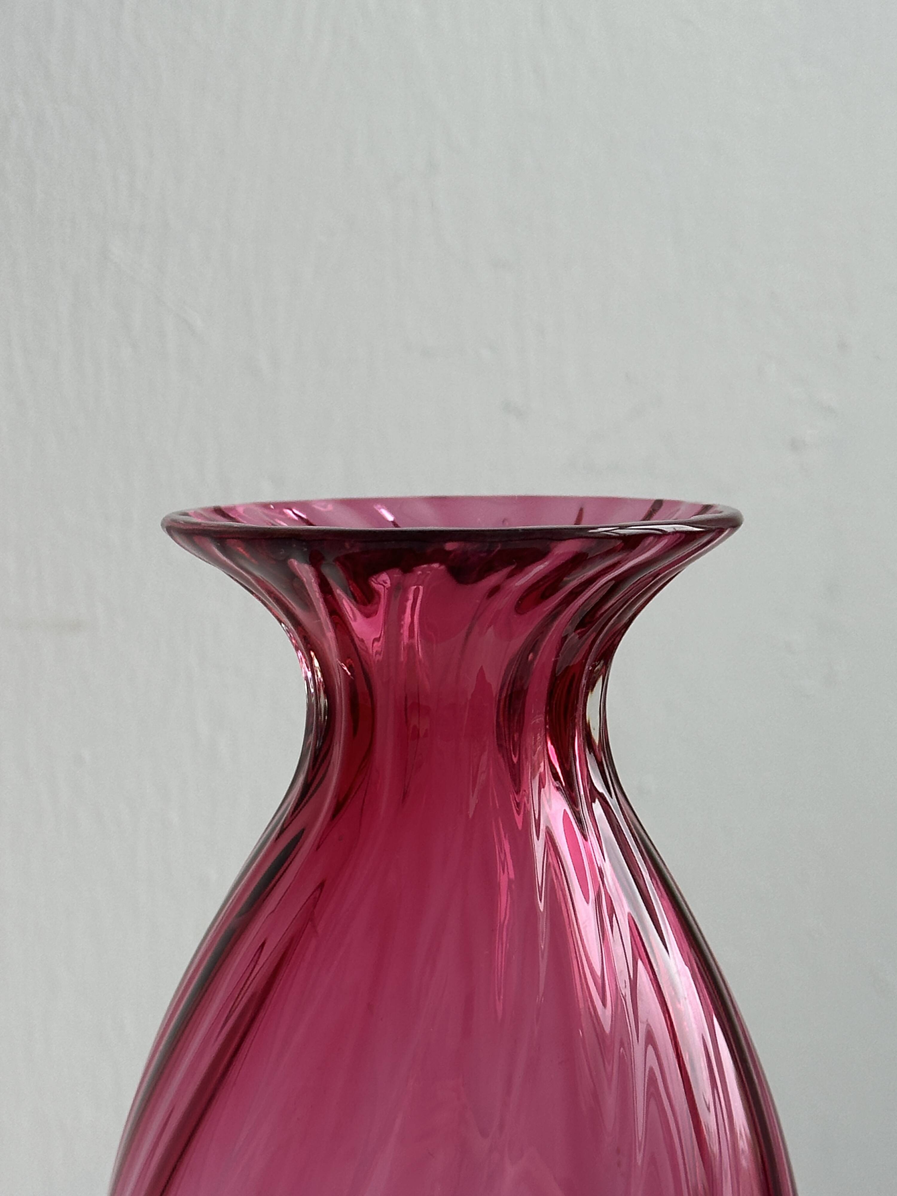 Crystal vase, Pink vase from Cristallerie du Val Saint Lambert.