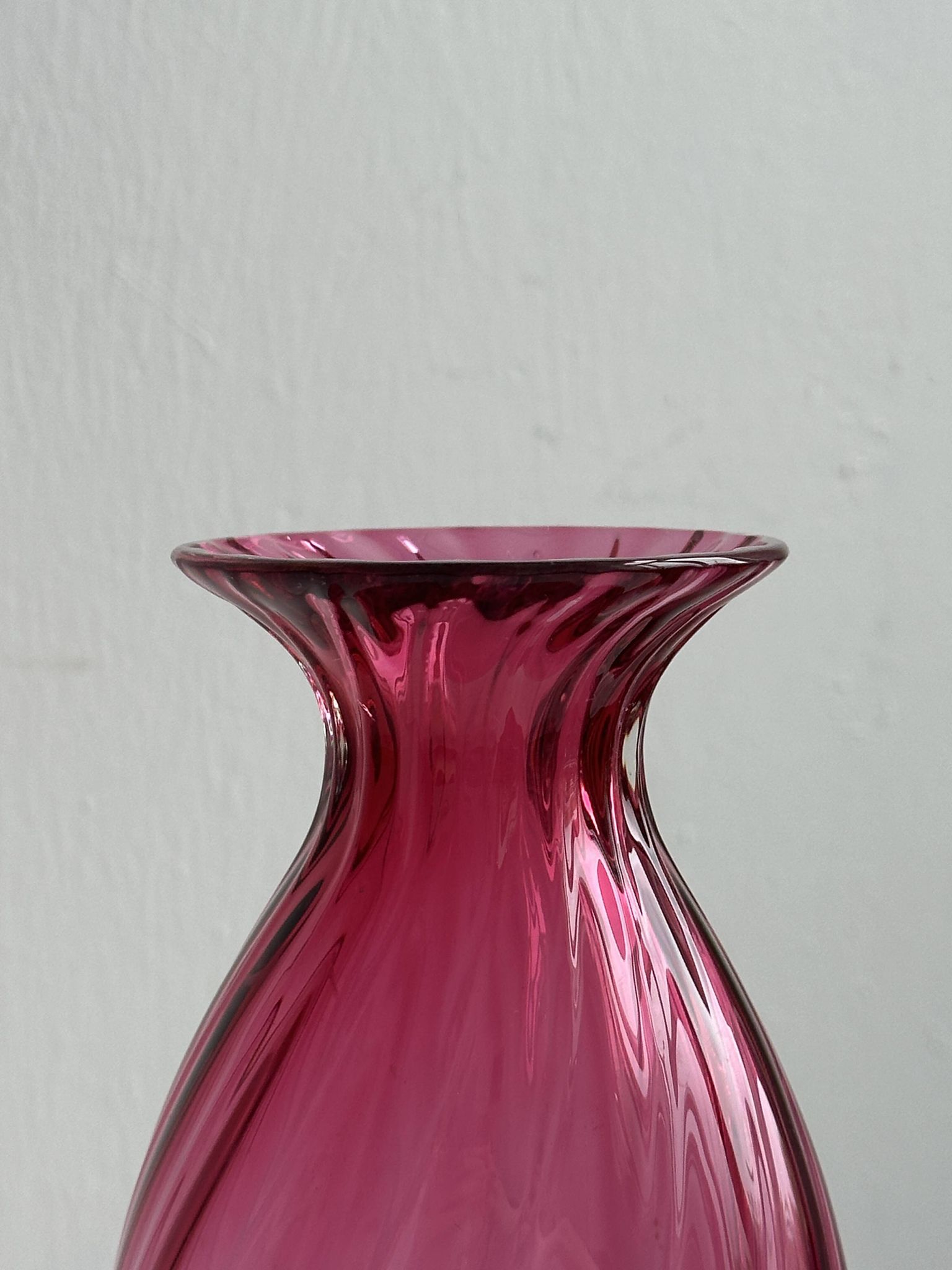 Crystal vase, Pink vase from Cristallerie du Val Saint Lambert.