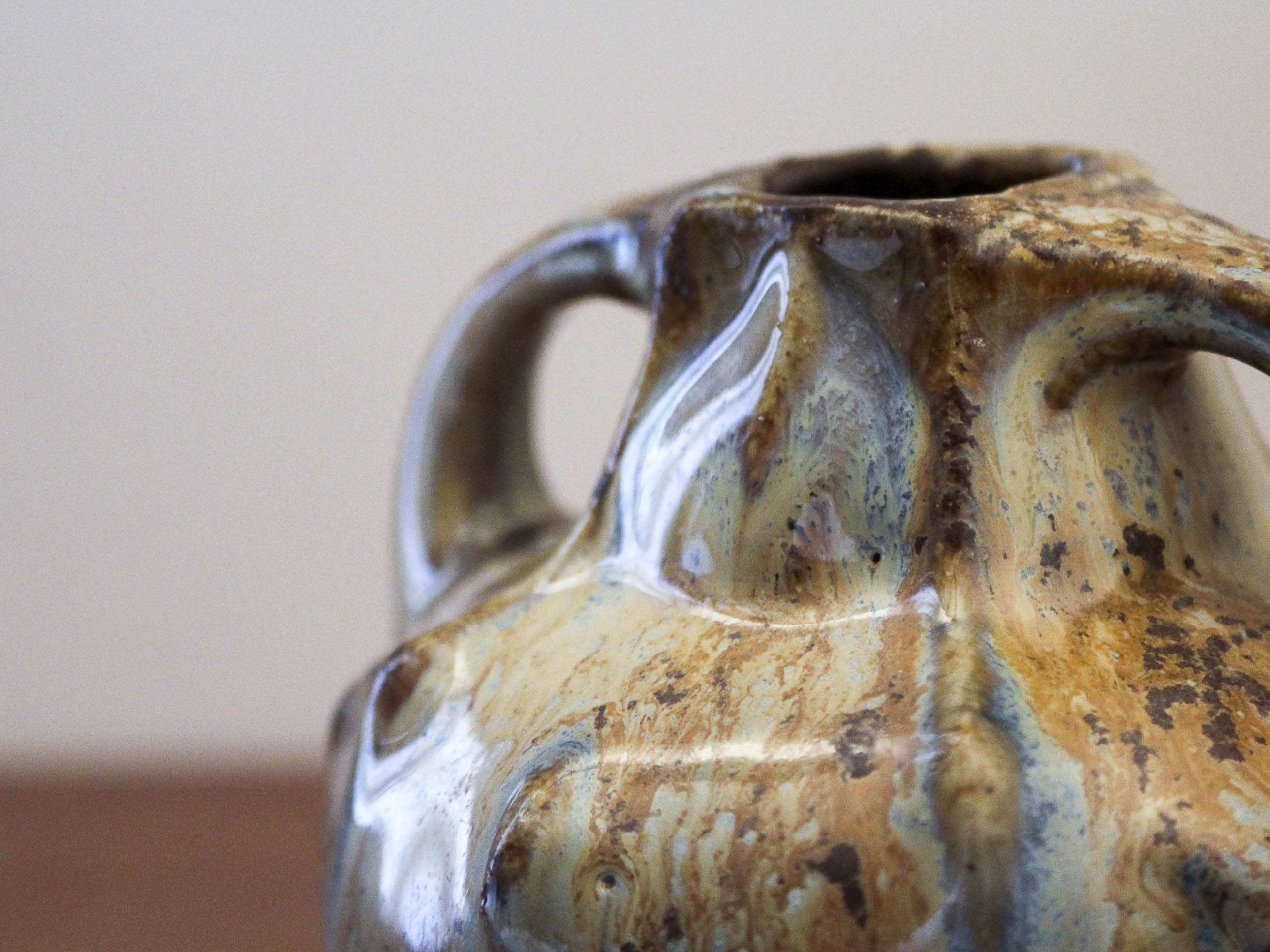 Art deco ceramic vase with coulure