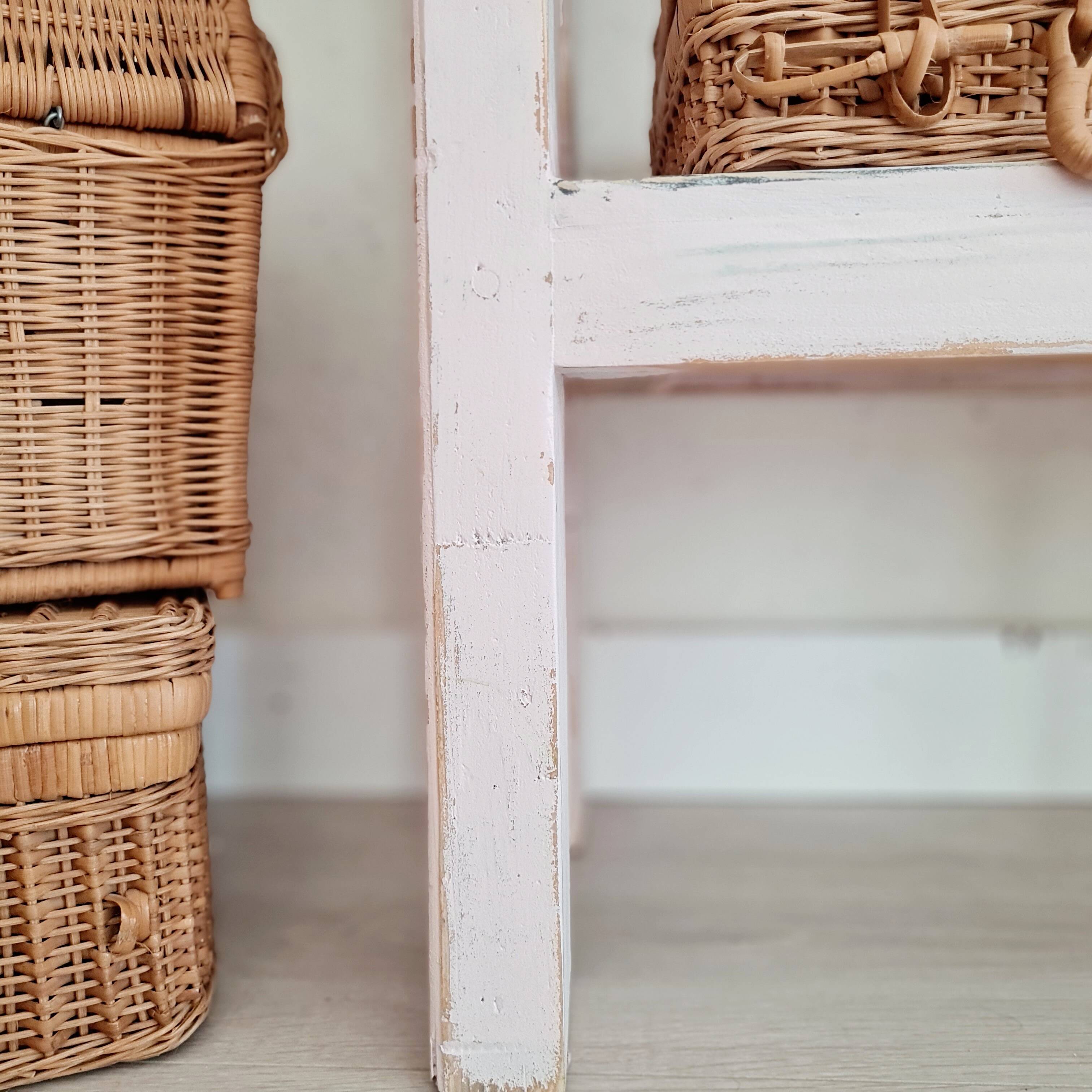 Etagère - meuble rose patiné