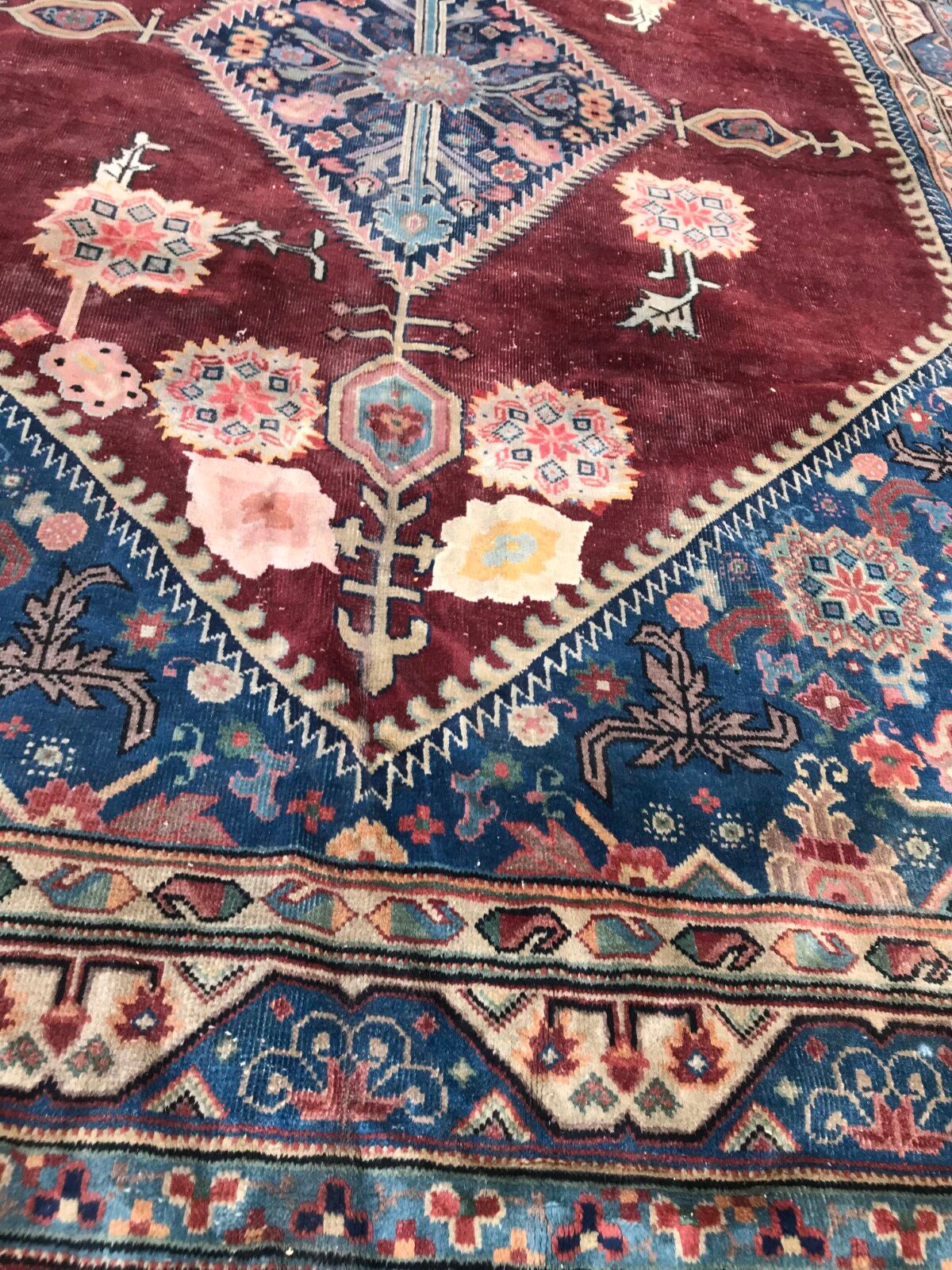 Large carpet old sinkiang done hand 268 x 360 cm