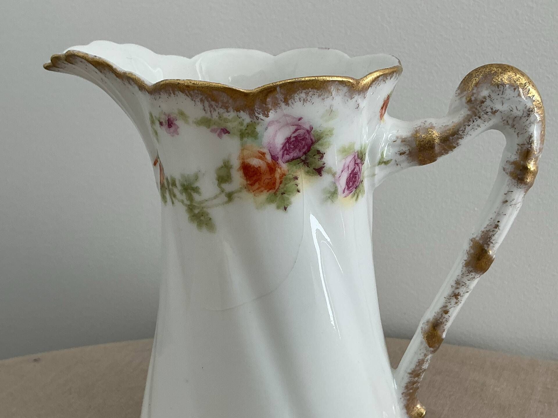 Limoges porcelain jug decorated with roses – Art Nouveau 1900-1920
