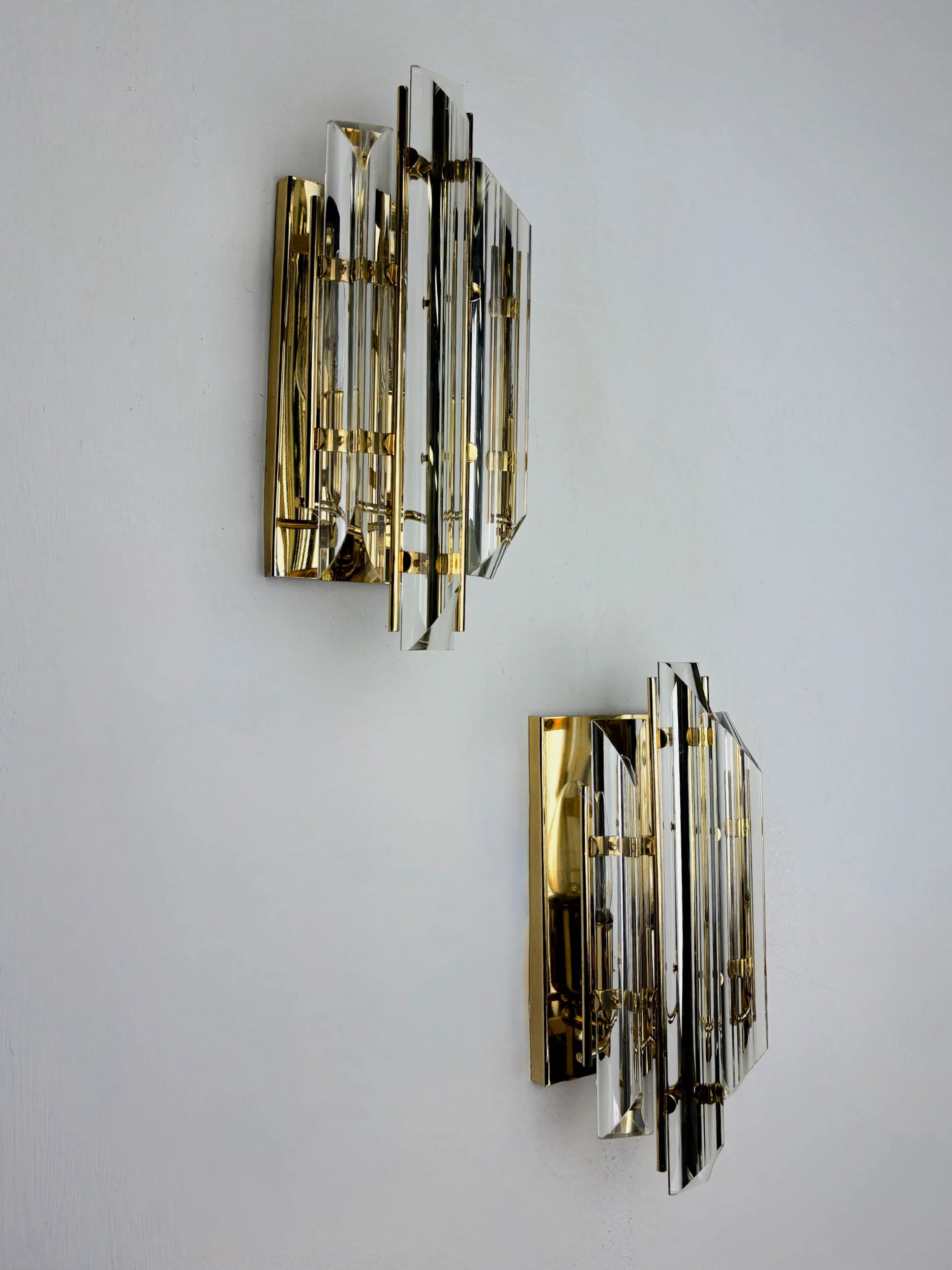 Pair of Venini wall lights, Murano cut glass, 1970s, Italy