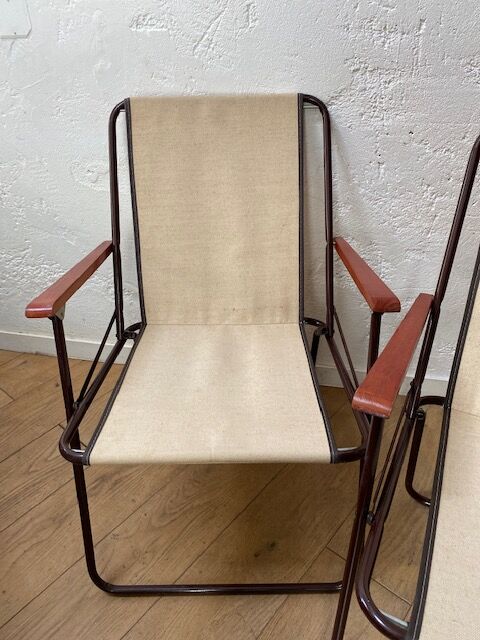 Set of 2 folding chairs