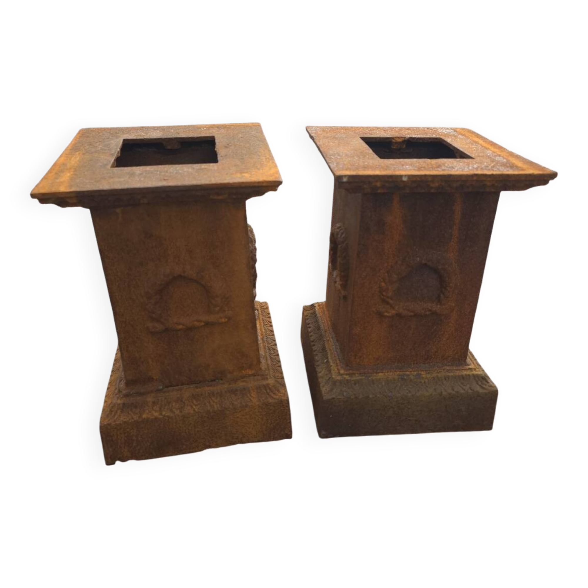 Cast iron bases for Medici vases or statues