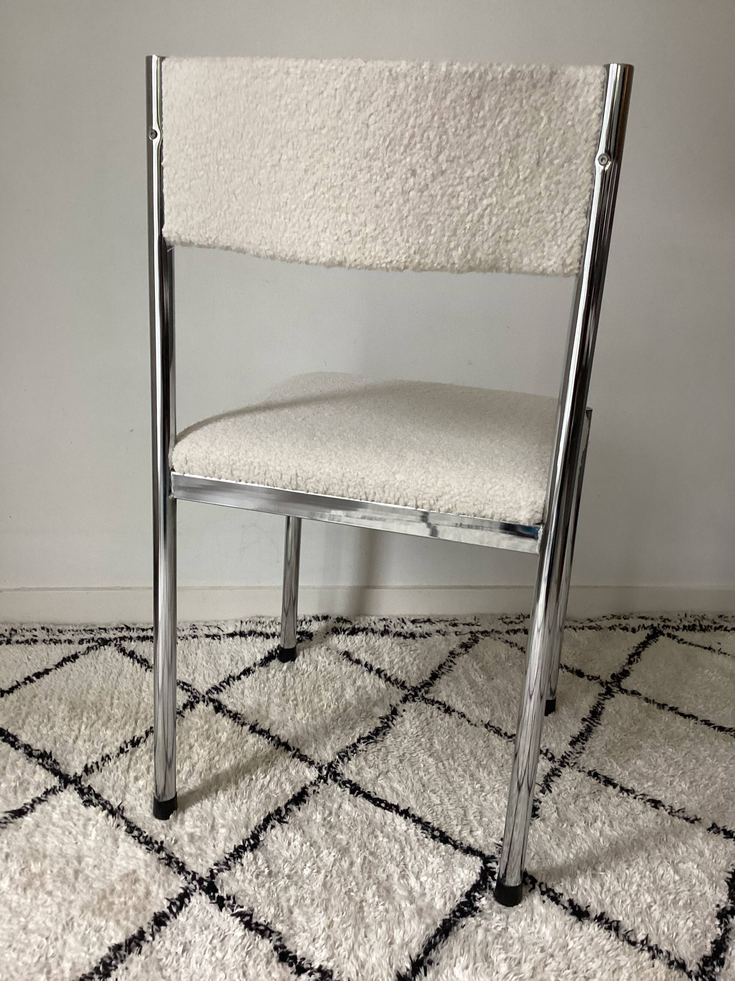 Vintage chairs from the 70s restored with a French terry fabric