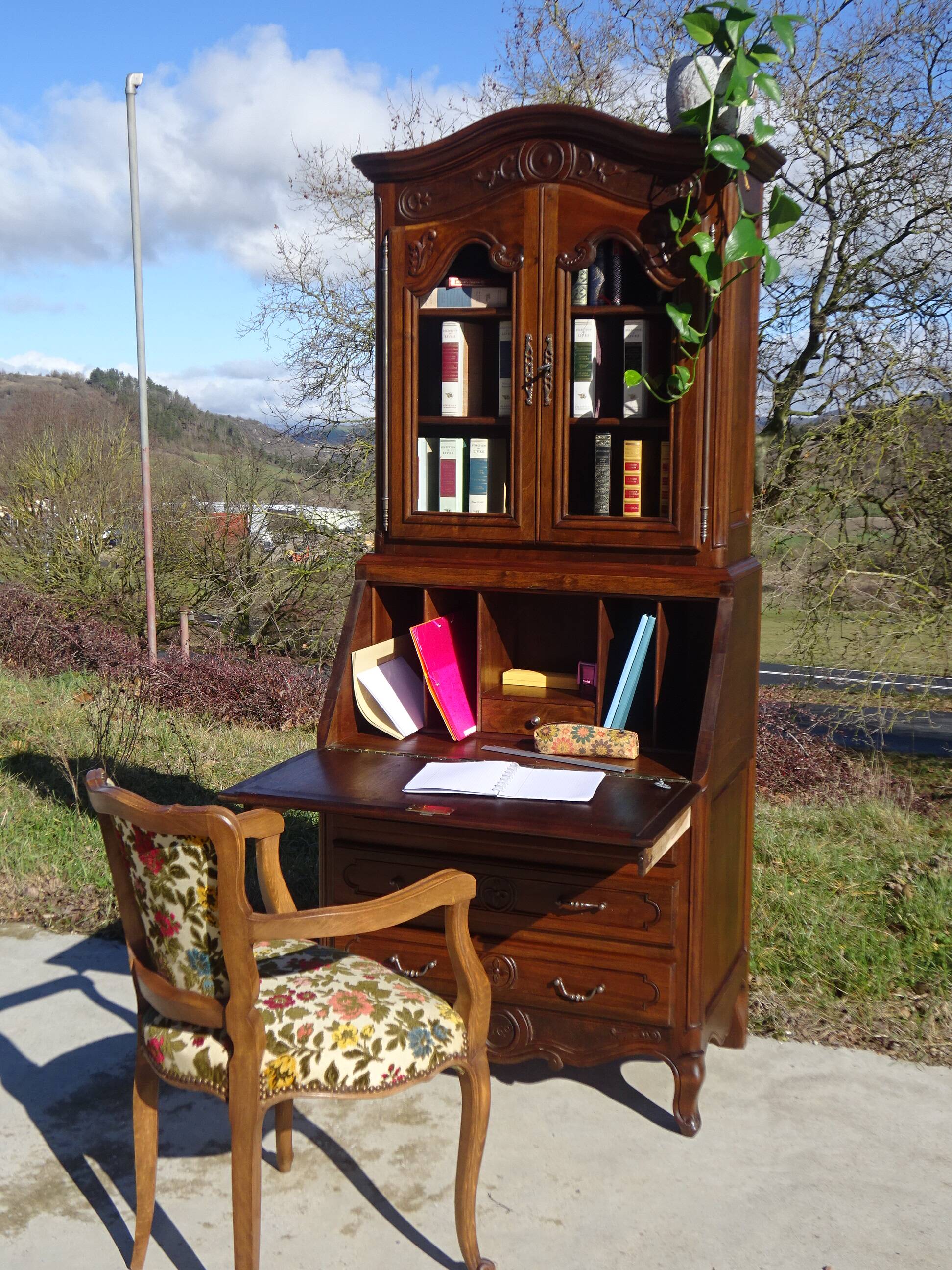 3-in-1 furniture: chest of drawers, secretary, and display cabinet, in walnut.