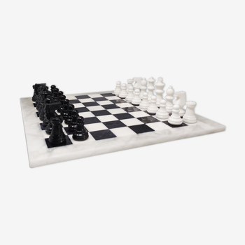 1970s black and white chess set in volterra alabaster handmade made in italy