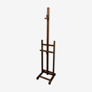 Easel of ancient painter