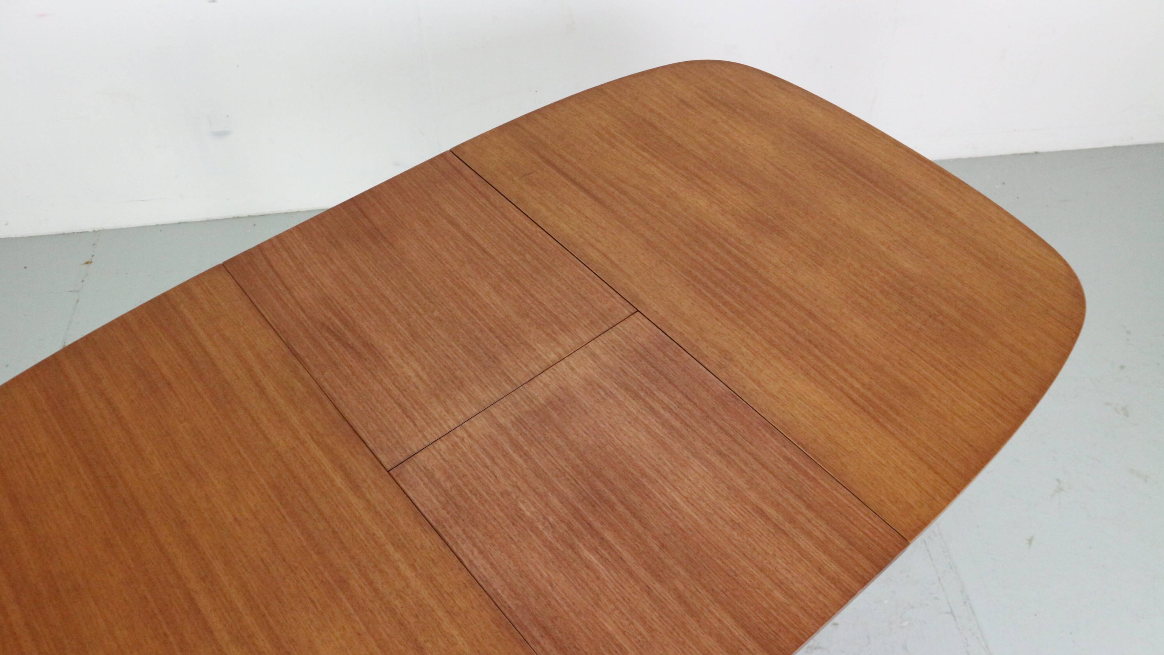 Mid- Century Modern Teak OvalExtendable Dinning Table By G Plan, 1960's