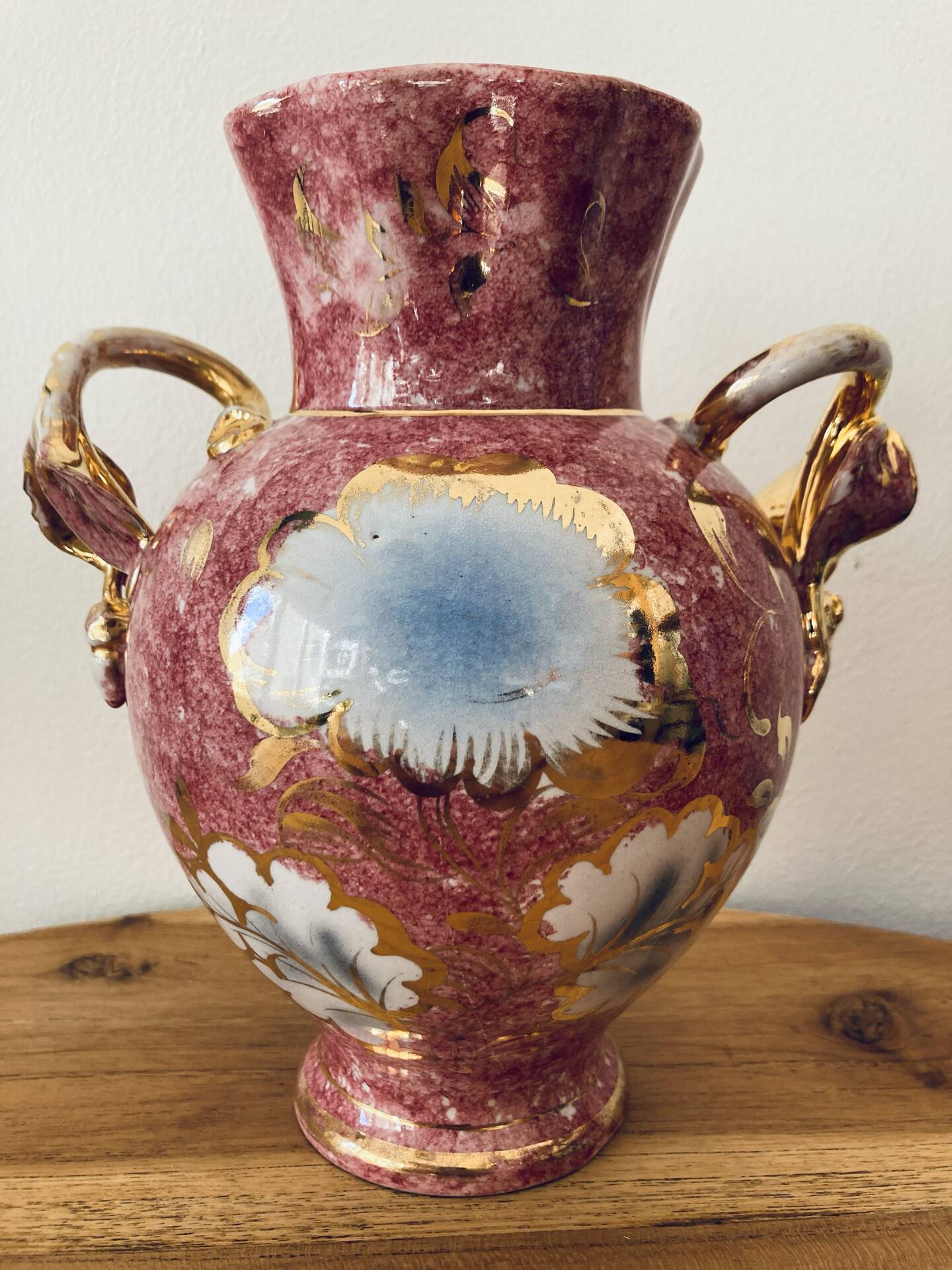 2 vases with floral designs in ceramic and gold embellishments, Mica Italy.