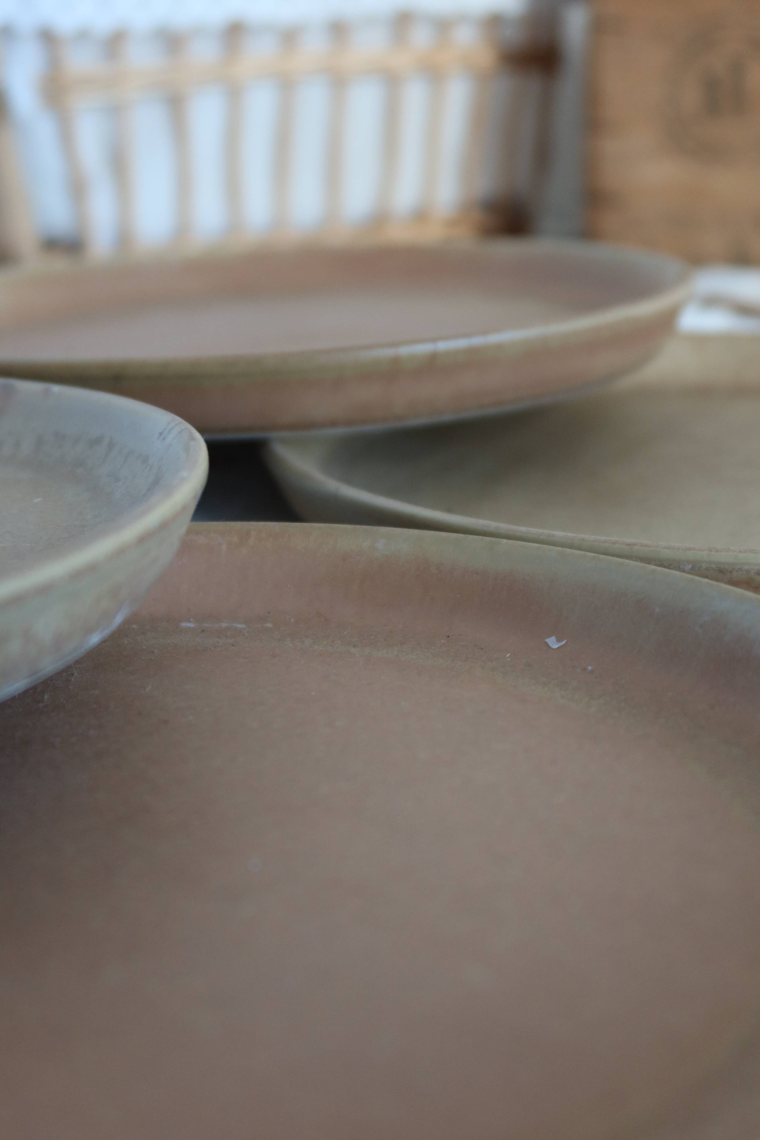 6 vintage stoneware dinner plates