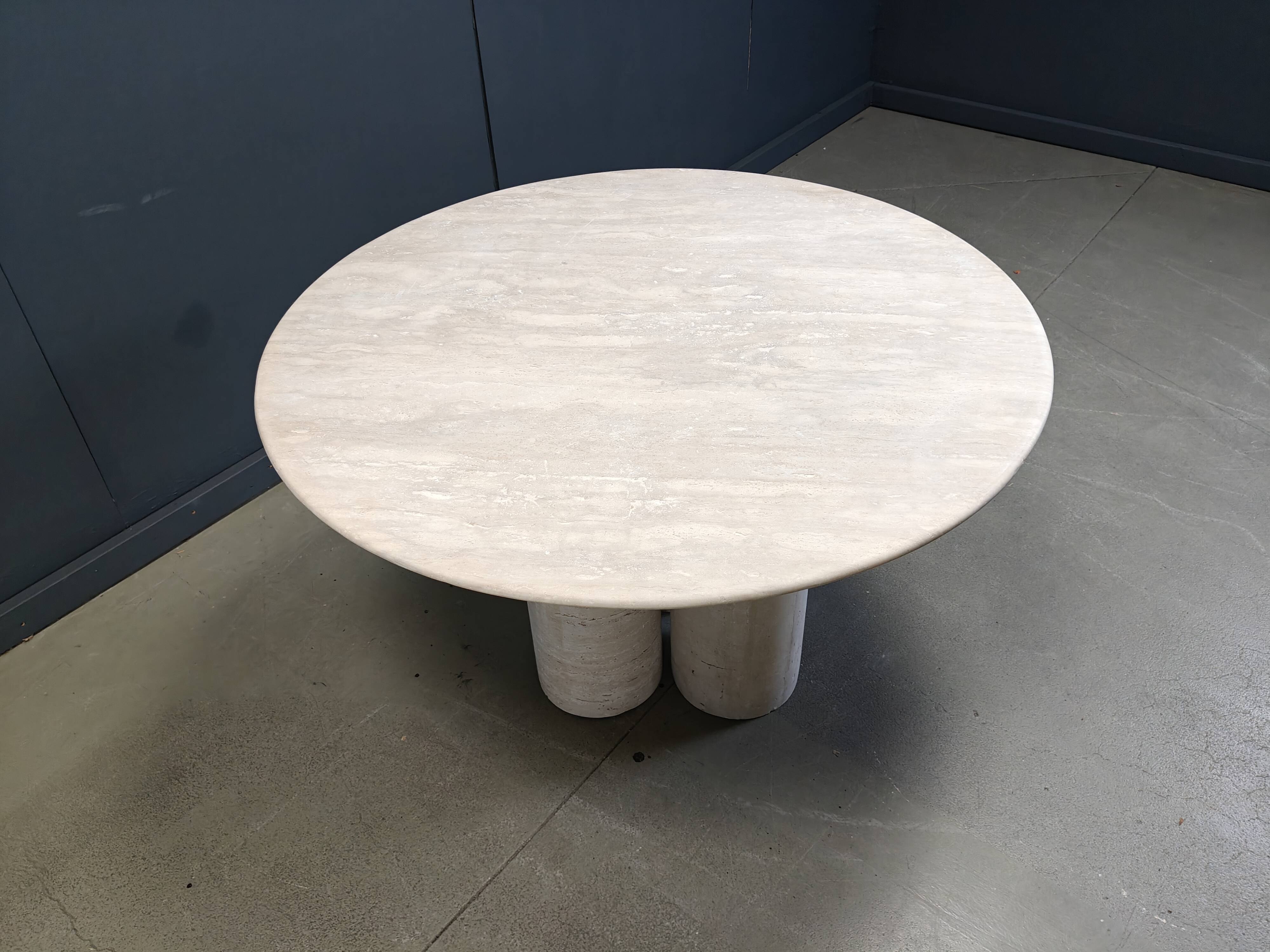 Round italian travertine dining table 1970s