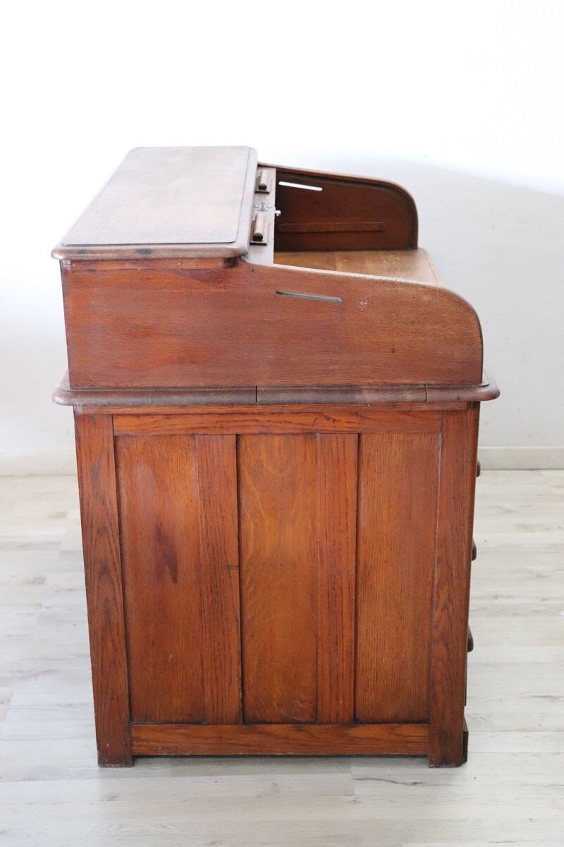 Bureau à rouleau en bois de chêne, Italie début du 20e siècle