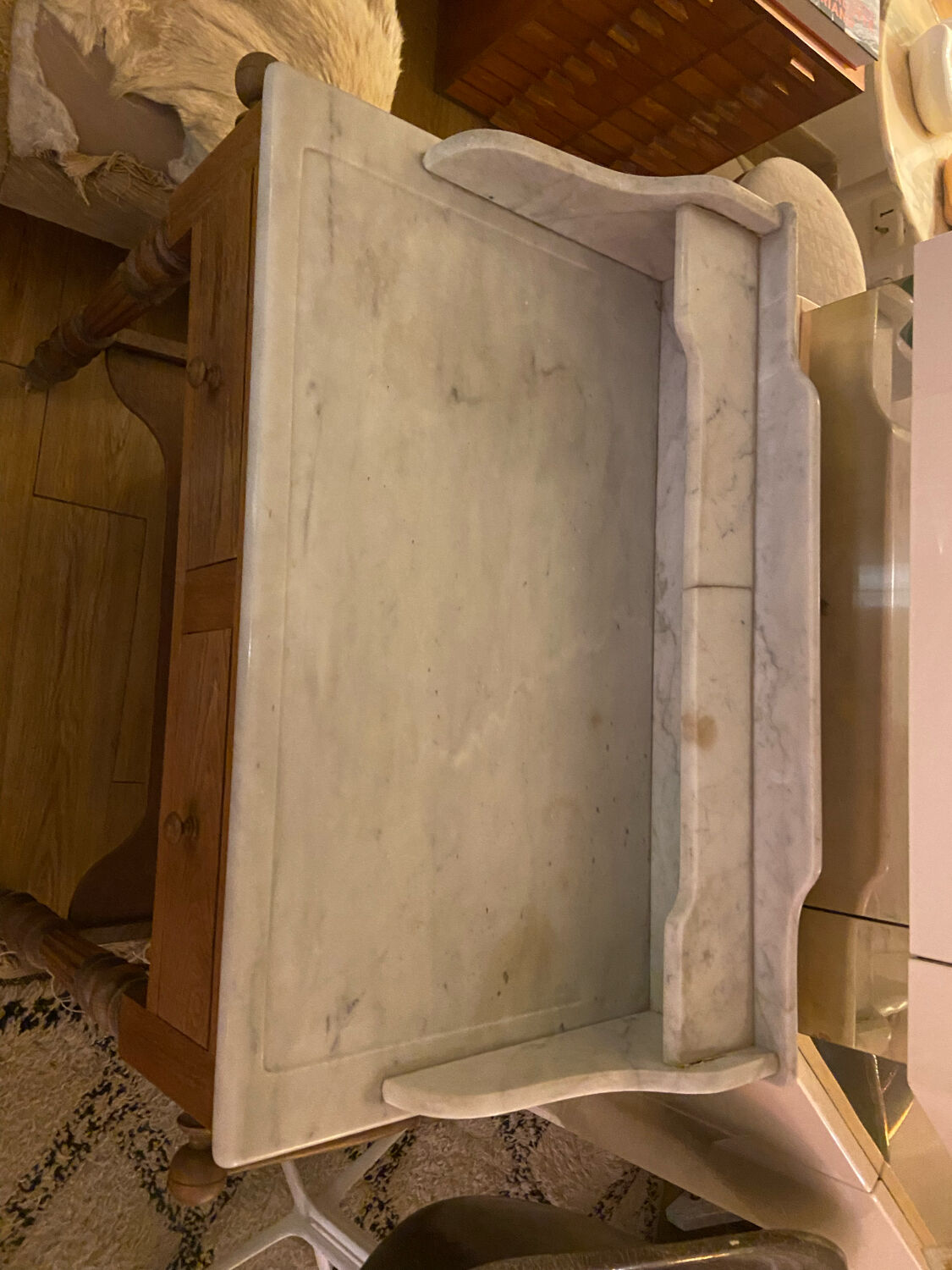 Bathroom cabinet in oak and antique marble