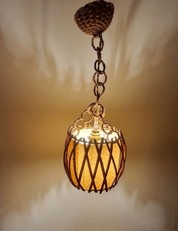 Suspension en rotin par Louis Sognot