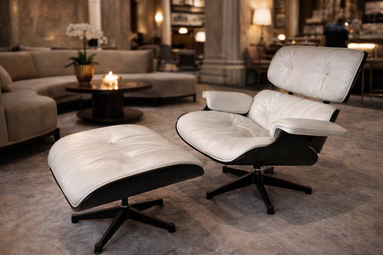 Charles et Ray EAMES – Édition MOBILIER International : Fauteuil Lounge et