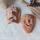 2 masques en terre cuite fabriqués en Grèce vintage