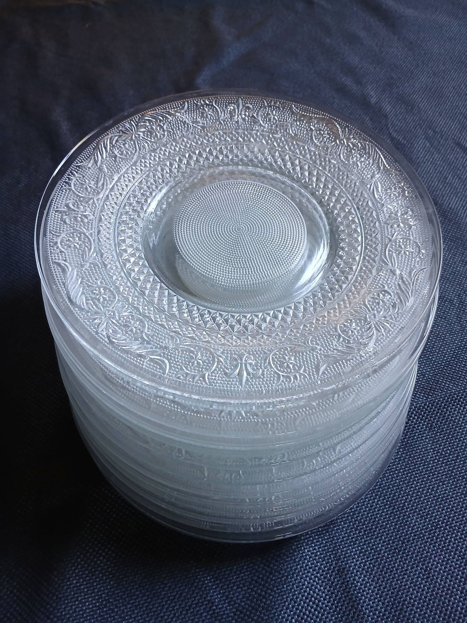 15 assiettes plates vintages années 70/80