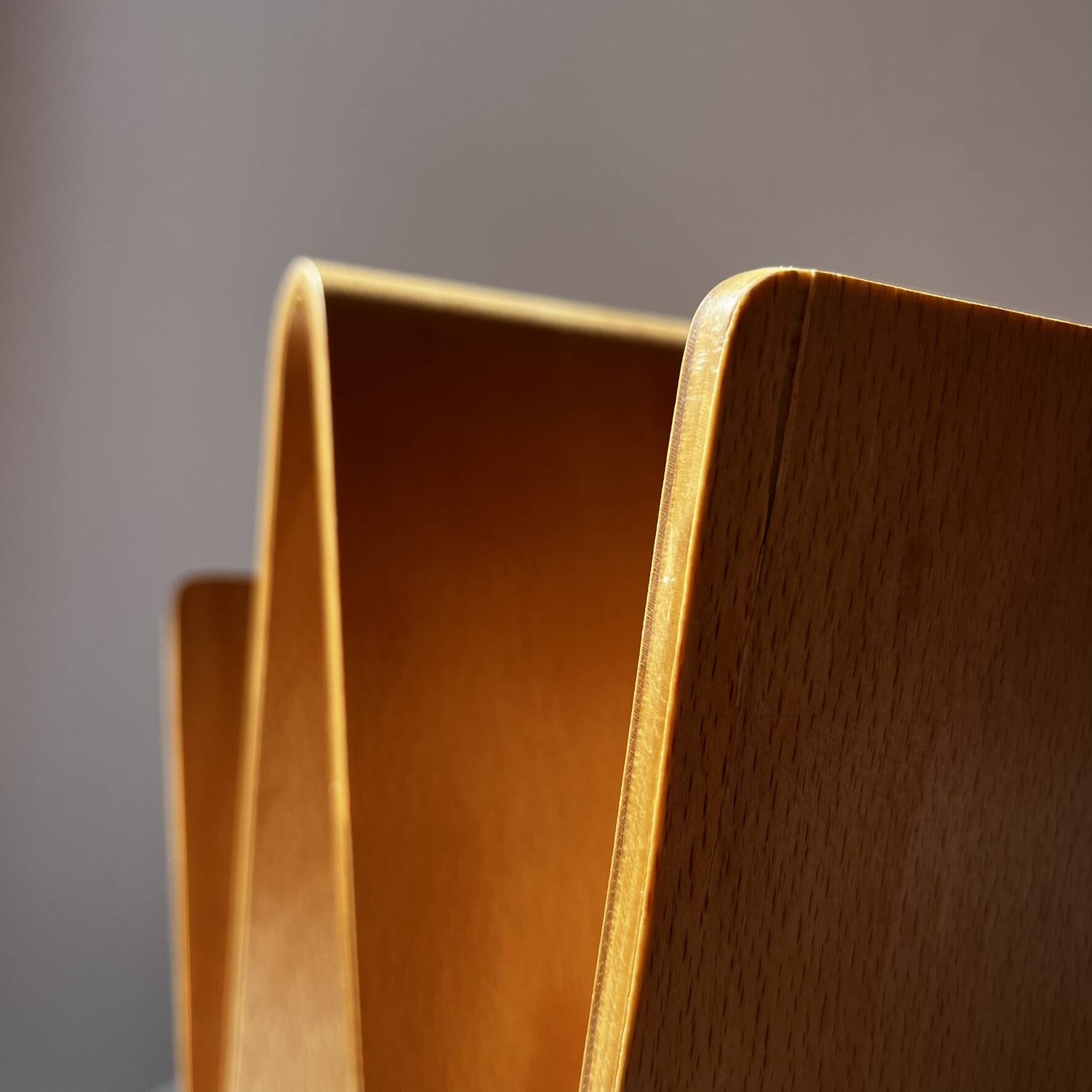 Vintage curved plywood magazine rack, W shape, Alvar Aalto style.
