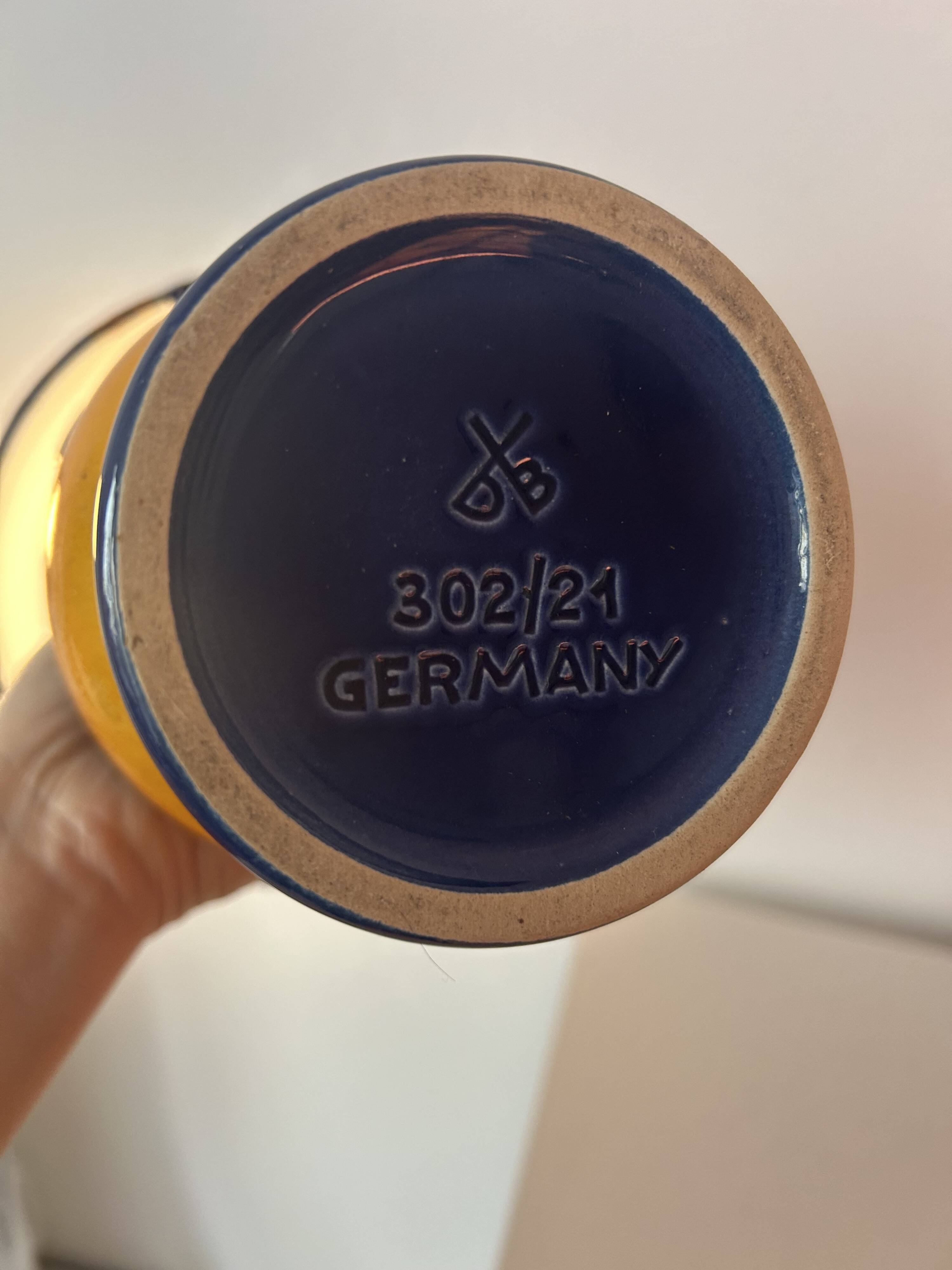 Upcycled table lamp made from an original Dümler & Breiden Pop Art vase.